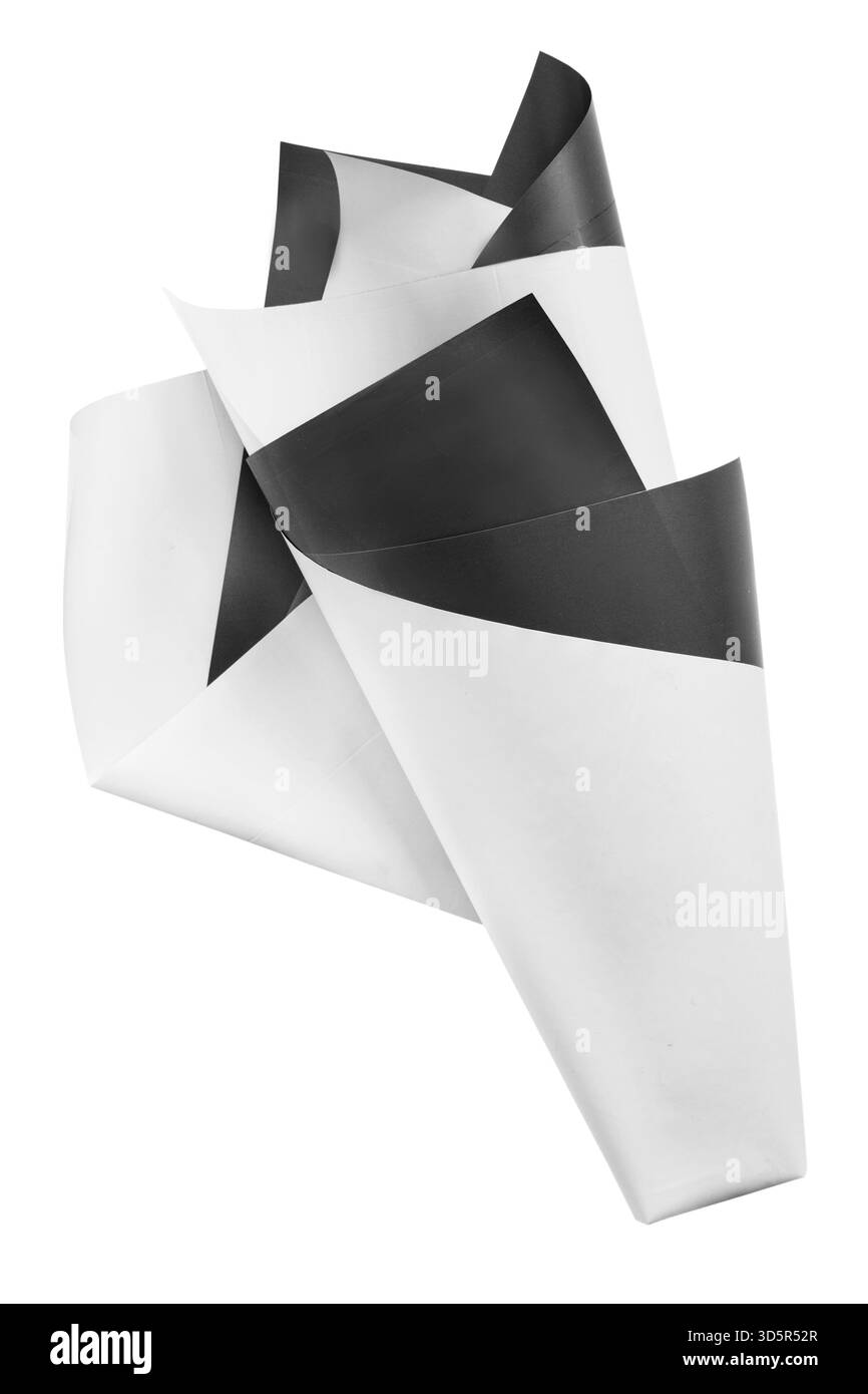 Gefaltetes Schwarzweiß-Geschenkpapier isoliert über weiß Stockfoto