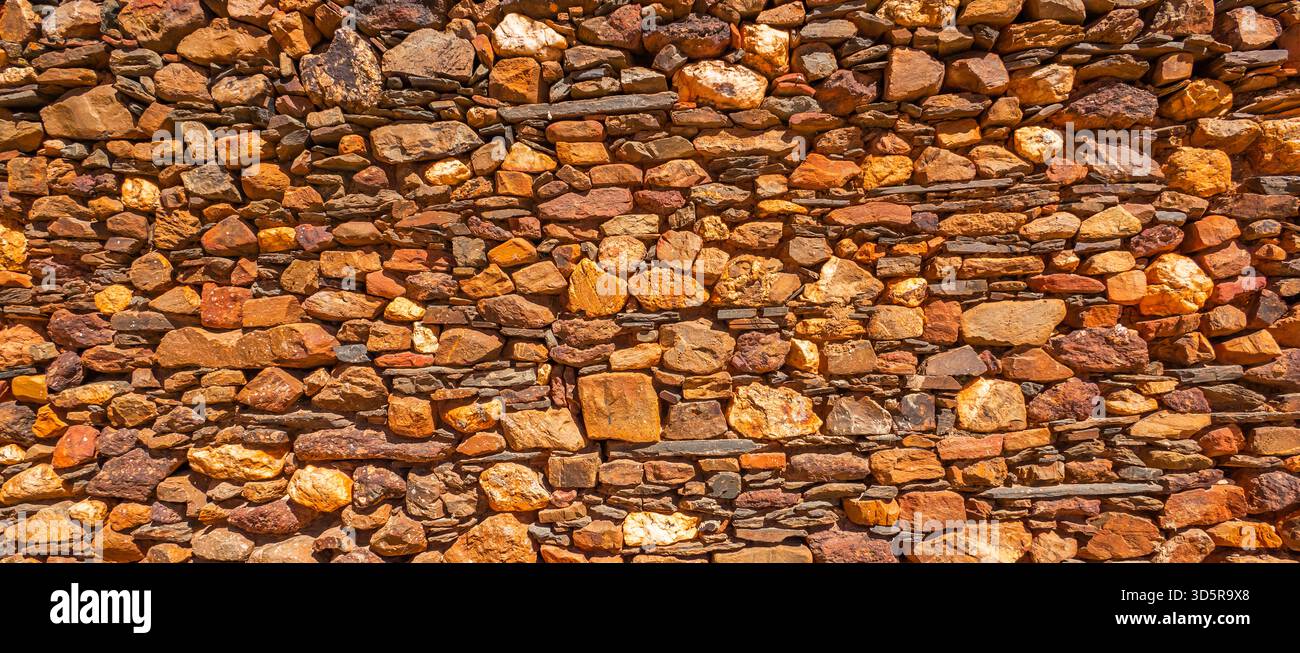 Strukturiertes Hintergrunddesign Mit Natursteinwand Stockfoto