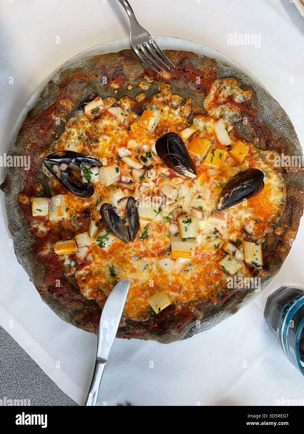 Traditionelles italienisches Pizzarestaurant. Hochwertige Fotos Stockfoto
