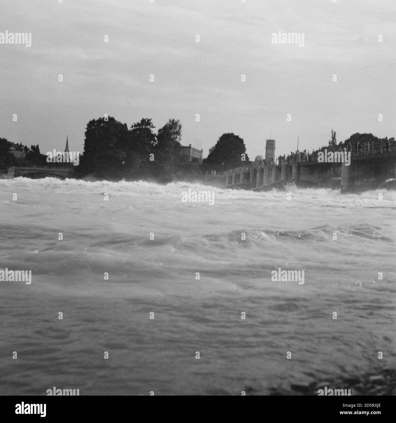 Überschwemmungen auf der Isar. [Automatisierte Übersetzung] Stockfoto
