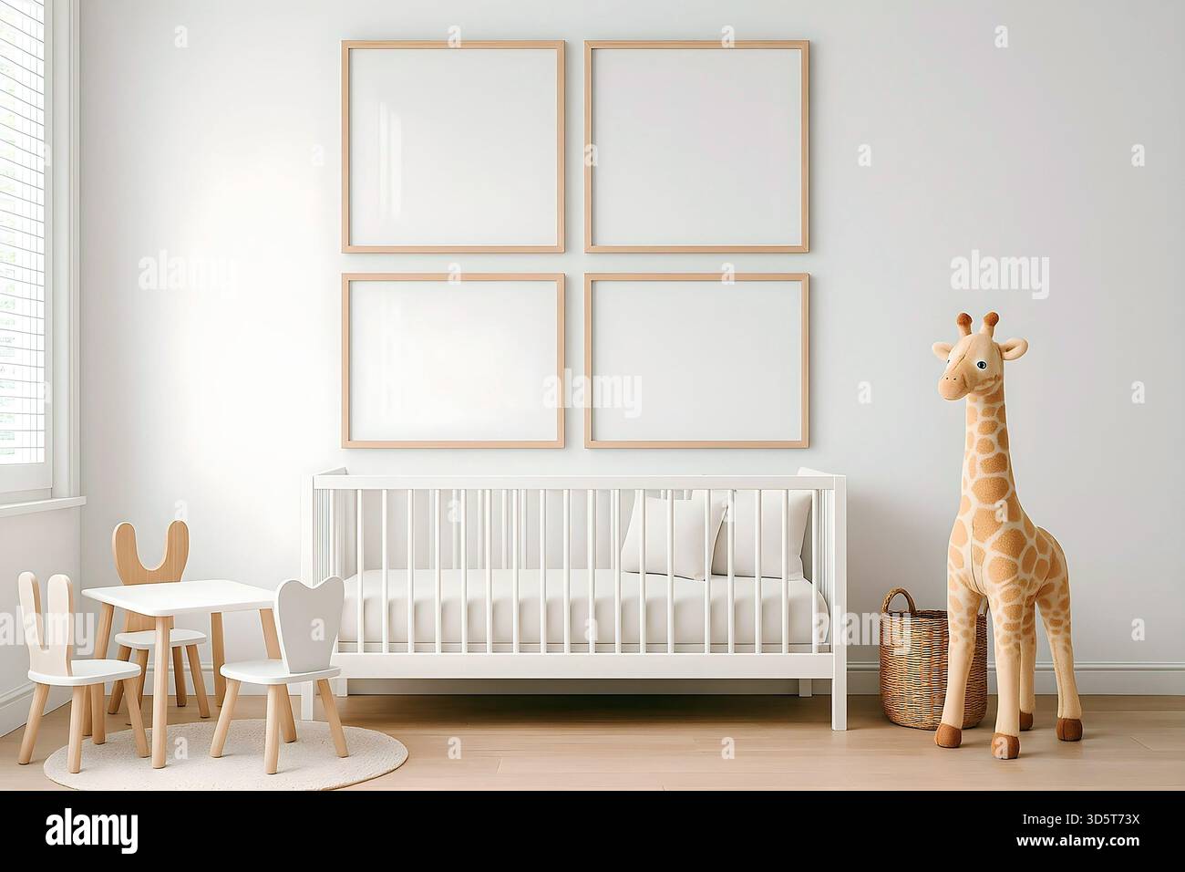 Kinderzimmer mit minimalistischem Interieur mit leeren Rahmen und neutraler Einrichtung Stockfoto