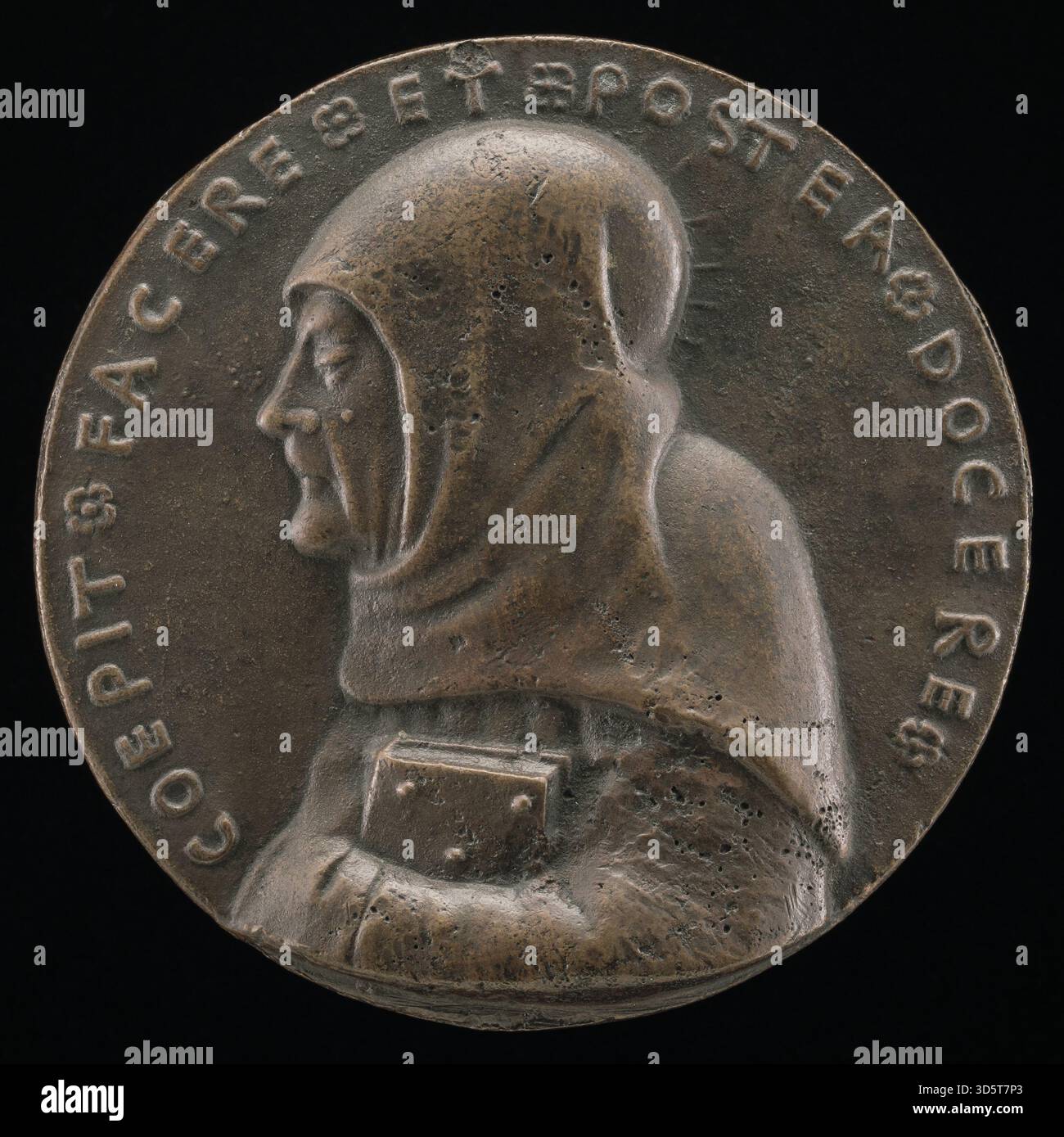 Eine Medaille von Antonio Marescotti, die den Heiligen Bernardino von Siena (1380–1444) darstellt, heiliggesprochen von 1450, zeigt ein Porträt auf der Vorderseite, detaillierte Gesichtszüge und klassische Renaissanceverzierungen. Stockfoto