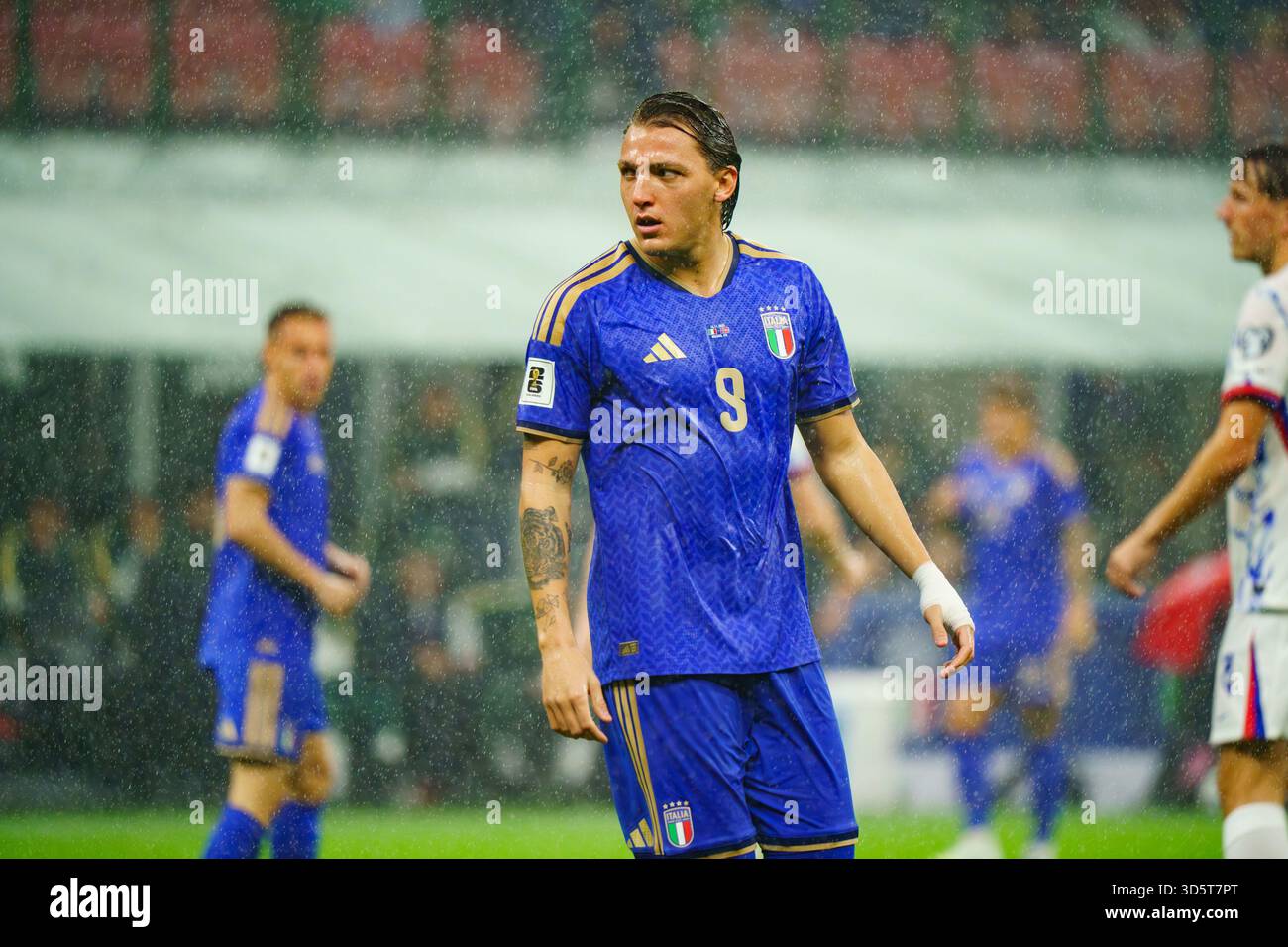 Mailand, Italien. November 2025. Mateo Retegui (Italien) während der Qualifikation - Italien gegen Norwegen, Spiel der FIFA-Weltmeisterschaft in Mailand, Italien, 16. November 2025 Credit: Unabhängige Fotoagentur/Alamy Live News Stockfoto