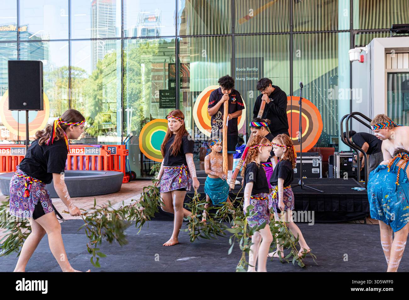 Die reguläre Nyumbi-Tanzvorstellung am Samstagmorgen im Museum of Western Australia Boola Bardip, Perth, Western Australia, WA, Australien Stockfoto