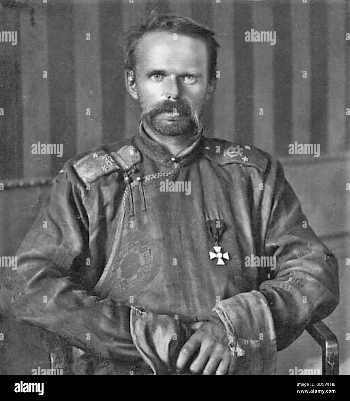 Baron Roman von ungern-Sternberg, ein baltischer Kriegsherr, der während des russischen Bürgerkriegs kämpfte. Er ist bekannt für seine brutalen antikommunistischen Kampagnen und seinen Versuch, das mongolische Reich wiederherzustellen. Ungern-Sternberg war ein ultrakonservativer Monarchist und Generalleutnant der Weißen Armee. Aufgrund seiner exzentrischen und gewalttätigen Methoden verdiente er die Beinamen „der Mad Baron“ oder „der Bloody Baron“. Im Februar 1921 befreite er die mongolische Hauptstadt Urga erfolgreich von der chinesischen Besatzung und setzte den Bogd Khan wieder an die Macht zurück, mit dem Bestreben, das mongolische Reich wiederzubeleben. Stockfoto