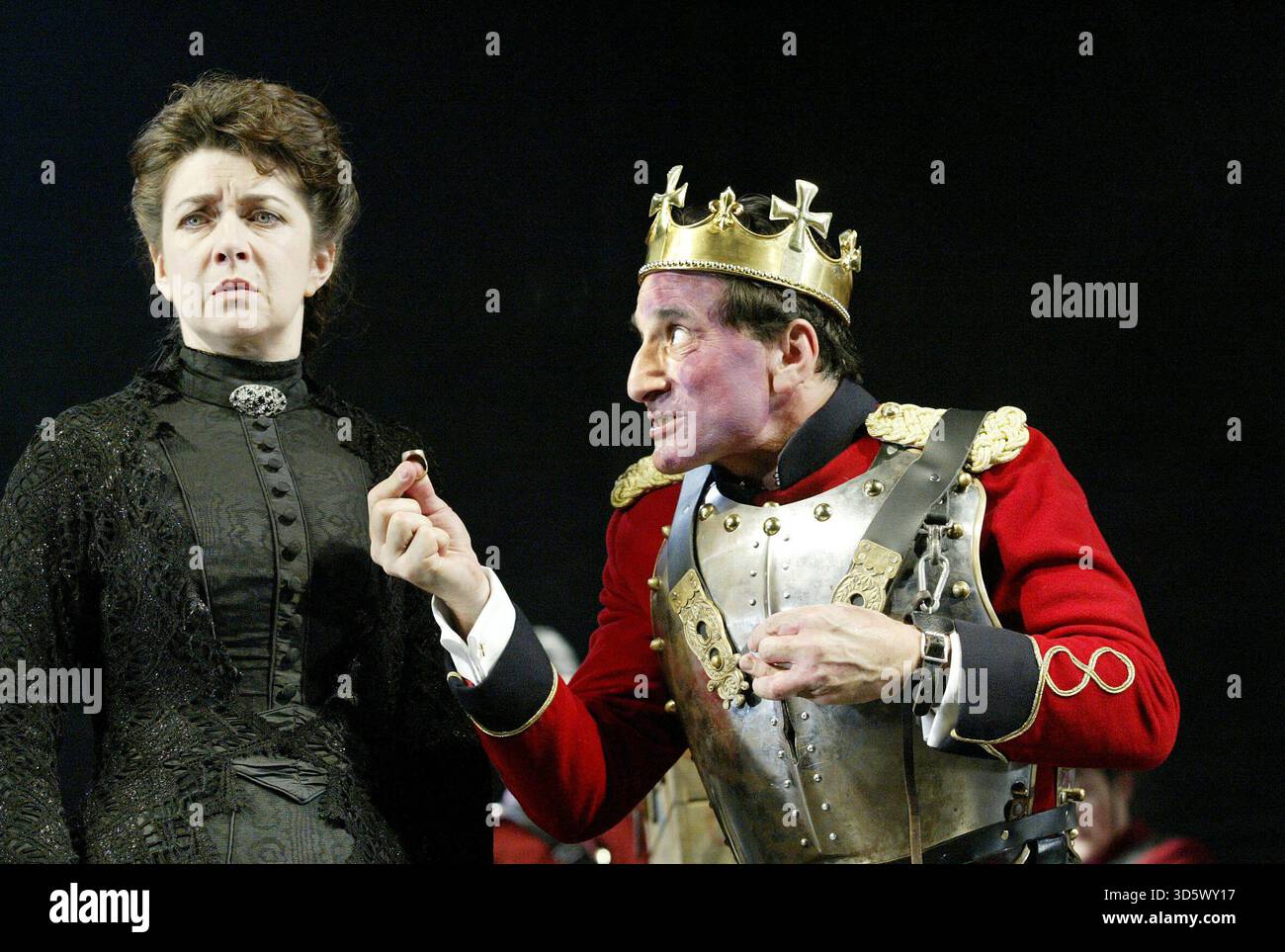 Richard Iii Rsc Akt I / sc.IV: Maureen Beattie (Queen Elizabeth), Henry Goodman ...