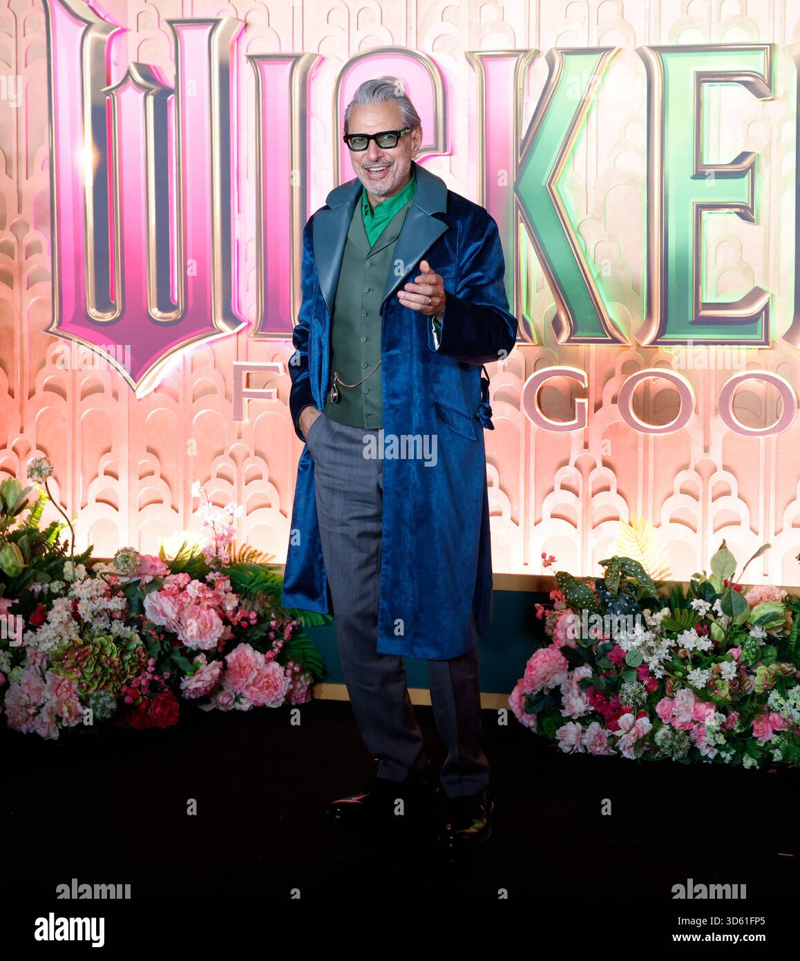 New York, Usa. November 2025. Jeff Goldblum kommt auf dem roten Teppich beim „Wicked: For good!“ an. New York Premiere in der David Geffen Hall, Lincoln Center am Montag, 17. November 2025 in New York City Foto von John Angelillo/UPI Credit: UPI/Alamy Live News Stockfoto