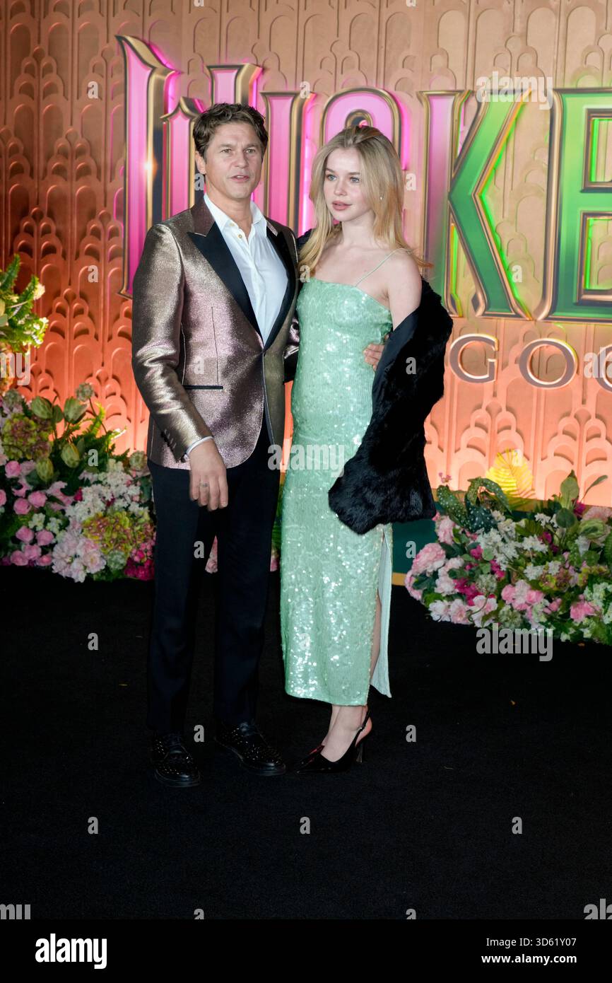 David Burtka, Harper Burtka Harris nimmt an der Wicked for Good New York Premiere Teil, die am Montag, 17. November 2025 im Lincoln Center in New York City stattfindet. Foto von Jennifer Graylock-Alamy Stockfoto
