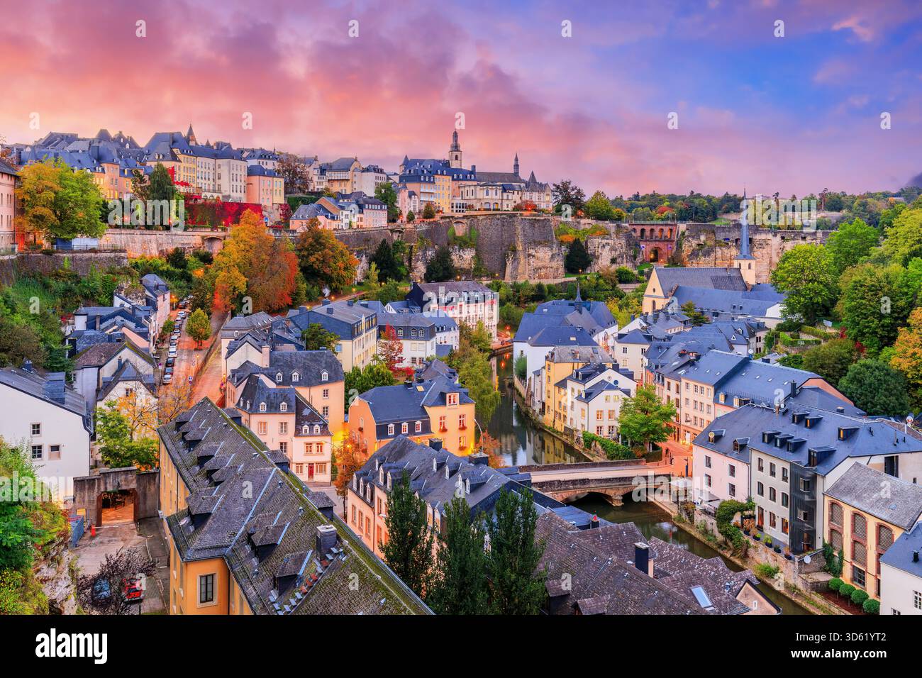 Die Stadt Luxemburg, die Hauptstadt des Großherzogtums Luxemburg. Die Altstadt und das Viertel Grund. Stockfoto