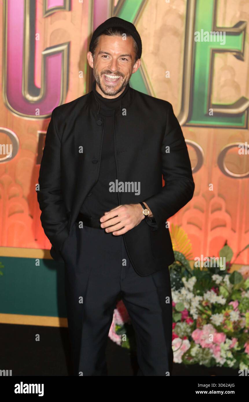 17. November 2025, New York, New York, USA: Schauspieler JONATHAN BAILEY bei der New Yorker Premiere von â€˜Wicked for Goodâ€™ im Lincoln Center. (Kreditbild: © Nancy Kaszerman/ZUMA Press Wire) NUR REDAKTIONELLE VERWENDUNG! Nicht für kommerzielle ZWECKE! Stockfoto