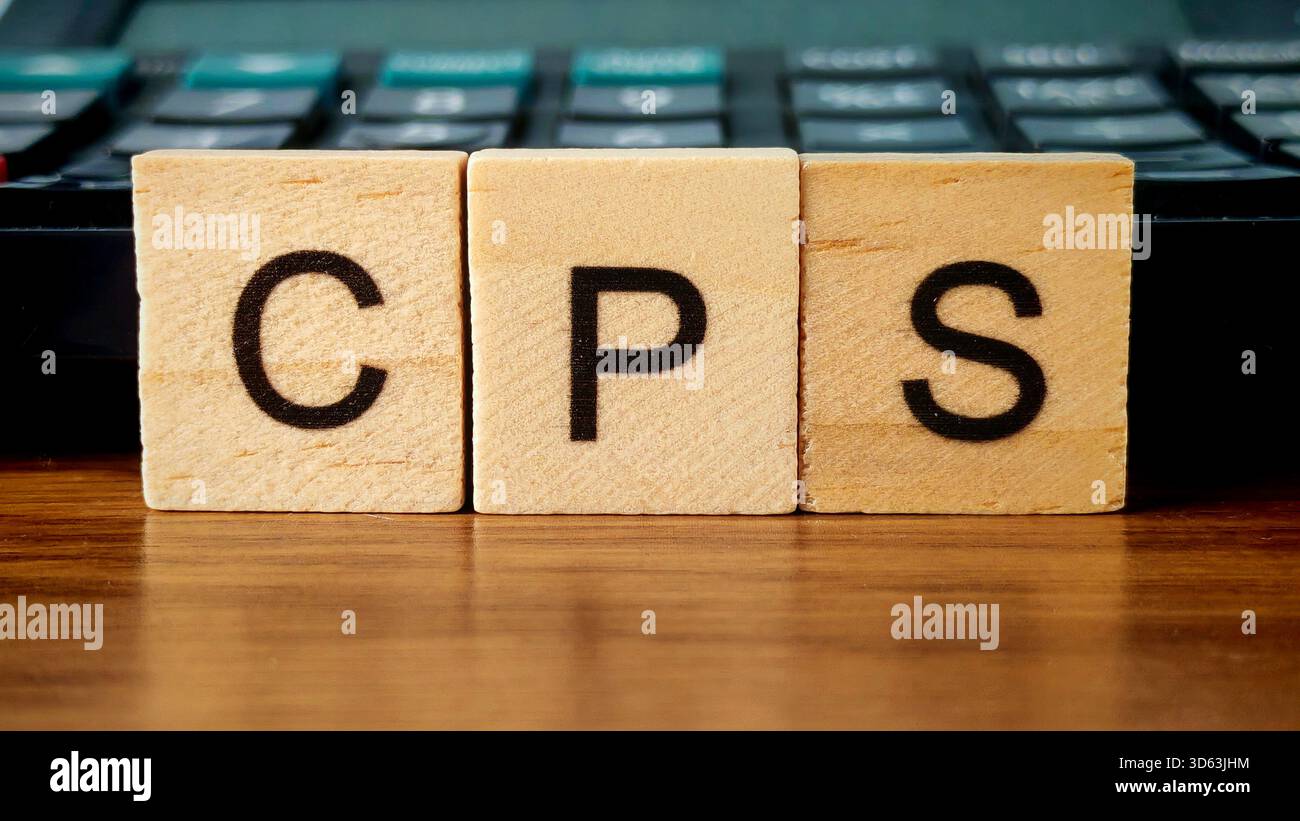 Wooden Blocks Rechtschreibung CPS, die Geschäfts-, Finanz- oder Marketingmetriken darstellen Stockfoto