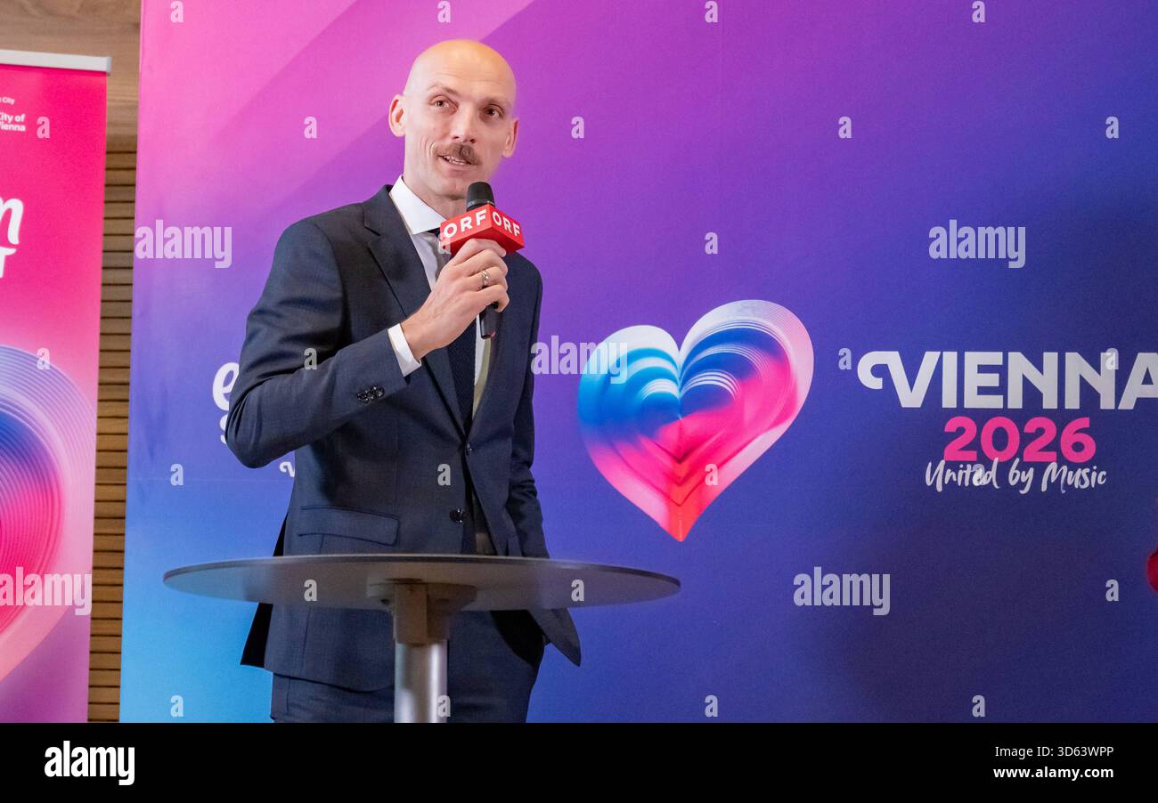 20251118 PG ORF Medienupdate zum Eurovision Song Contest 2026 in Wien, OESTERREICH - 18. NOVEMBER: Geschaeftsfuehrer der Wiener Stadthalle und Gesamtverantwortlicher für den Eurovision Song Contest 2026 Thomas Waldner waehrend des Mediengespraechs anlaesslich eines ORF Updates zum 70. Eurovision Song Contest vom 12. bis zum 16. Mai 2026 in Wien im Foyer der Halle F der Wiener Stadthalle am 18. November 2025 in Wien, Oesterreich. 251118 SEPA 17 002 Copyright: XIsabellexOuvrardx SEPAxMedia Stockfoto