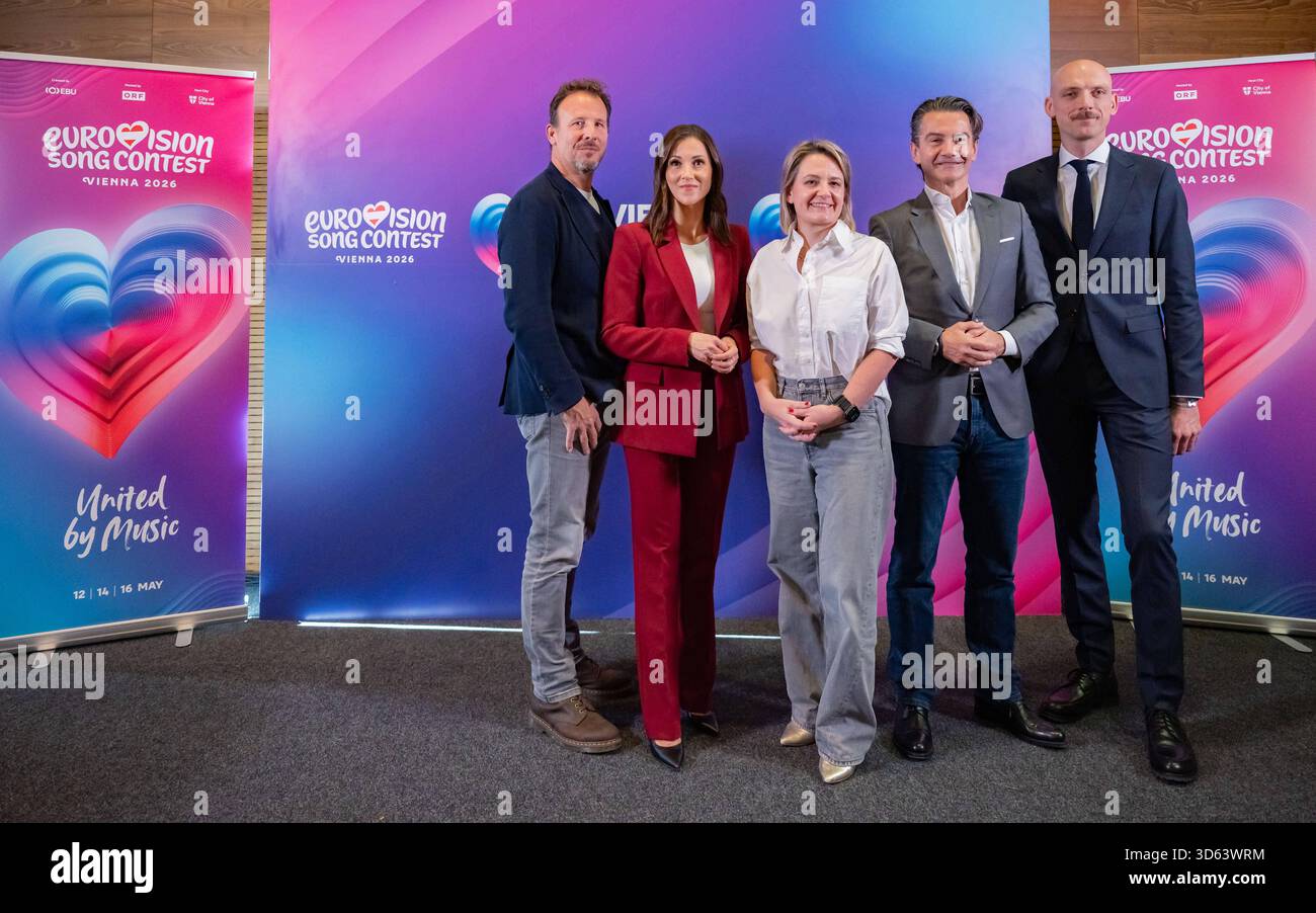 20251118 PG ORF Medienupdate zum Eurovision Song Contest 2026 in Wien, OESTERREICH - 18. NOVEMBER: Gruppenbild - Live-Event-Produzent und Manager, Direktorin des Eurovision Song Contest und interimistischer Geschaeftsfuehrer Martin Green, ORF Executive Producer des Song Contest 2026 Michael Kroen, Journalistin, Kolumnistin und Moderatorin Katia Wagner, ORF Fernseh-Programmdirektorin Stefanie Groiss-Horowitz, ORF-Generaldirektor Roland Weissmann und Geschaeftsfuehrer der Wiener Song Stadthalle 2026 und Geschaeftsfuehrer der Wiener Stadthalle und Gesamtverantwortlicher Medienverantwortlicher Medienverantwortlicher des Eurovision Stockfoto