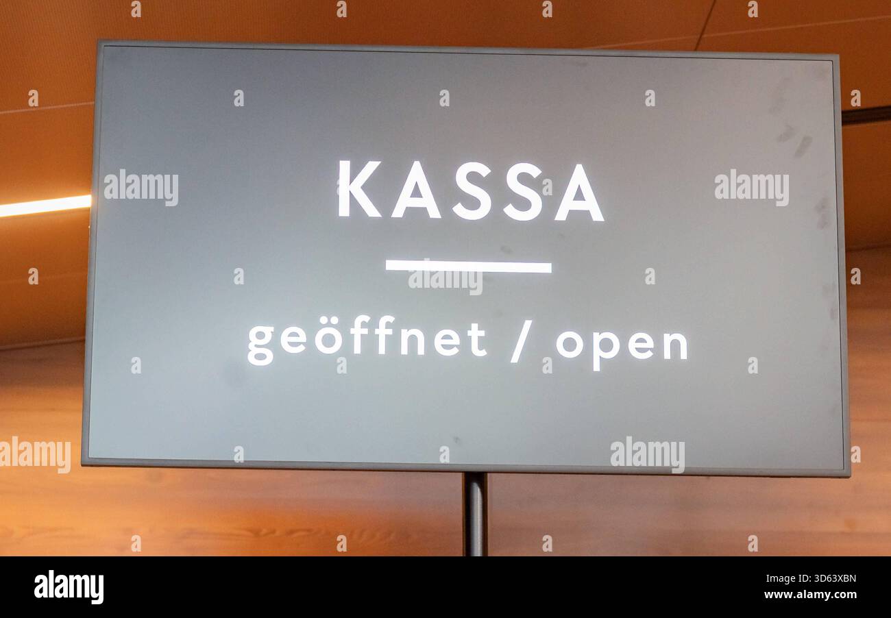 20251118 PG ORF Medienupdate zum Eurovision Song Contest 2026 in Wien, OESTERREICH - 18. NOVEMBER: Sujet - Symolbild - Mediengespraech anlaesslich eines ORF Updates zum 70. Eurovision Song Contest vom 12. bis zum 16. Mai 2026 in Wien im Foyer der Halle F der Wiener Stadthalle am 18. November 2025 in Wien, Oesterreich. 251118 SEPA 17 049 Copyright: XIsabellexOuvrardx SEPAxMedia Stockfoto