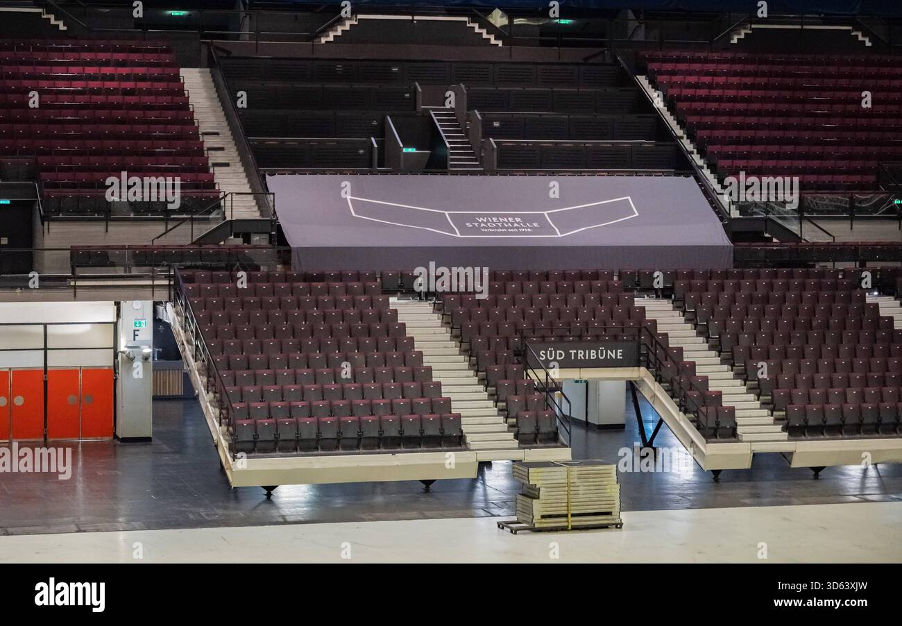 20251118 PG ORF Medienupdate zum Eurovision Song Contest 2026 in Wien, OESTERREICH - 18. NOVEMBER: Sujet - Symolbild - Hallo D - Mediengespraech anlaesslich eines ORF Updates zum 70. Eurovision Song Contest vom 12. bis zum 16. Mai 2026 in Wien im Foyer der Halle F der Wiener Stadthalle am 18. November 2025 in Wien, Oesterreich. 251118 SEPA 17 056 Copyright: XIsabellexOuvrardx SEPAxMedia Stockfoto