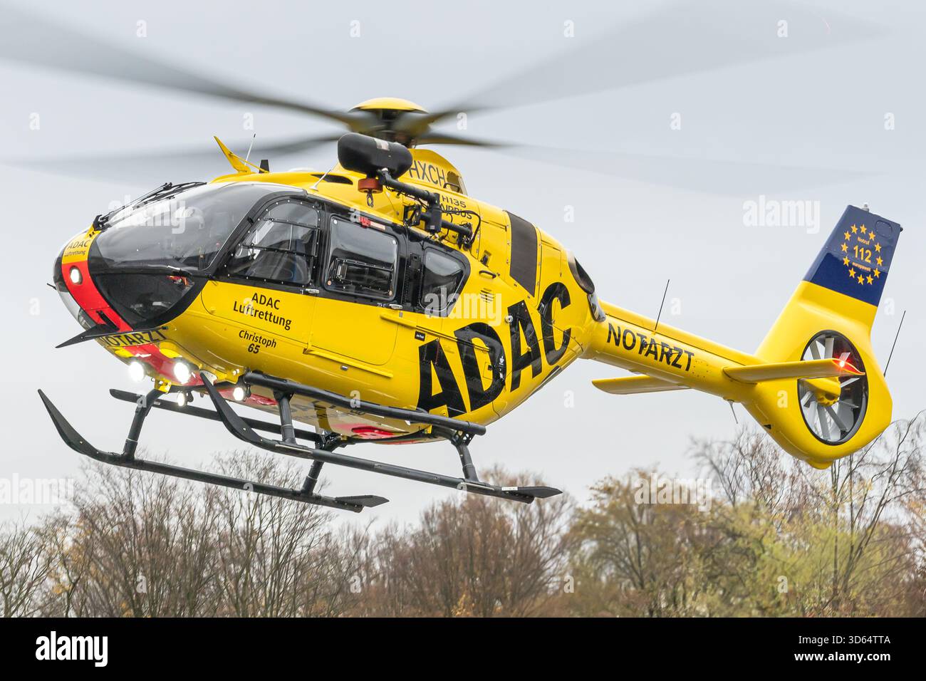 Ein Airbus-Rettungshubschrauber der ADAC Luftrettung. ADAC Air Rescue ist Deutschlands größter medizinischer Helferdienst. Stockfoto
