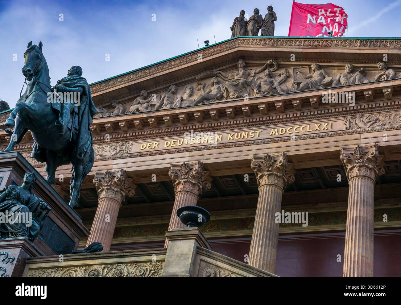 Nahaufnahme der Alten Nationalgalerie auf Museumsinsel, Berlin, Deutschland. Stockfoto