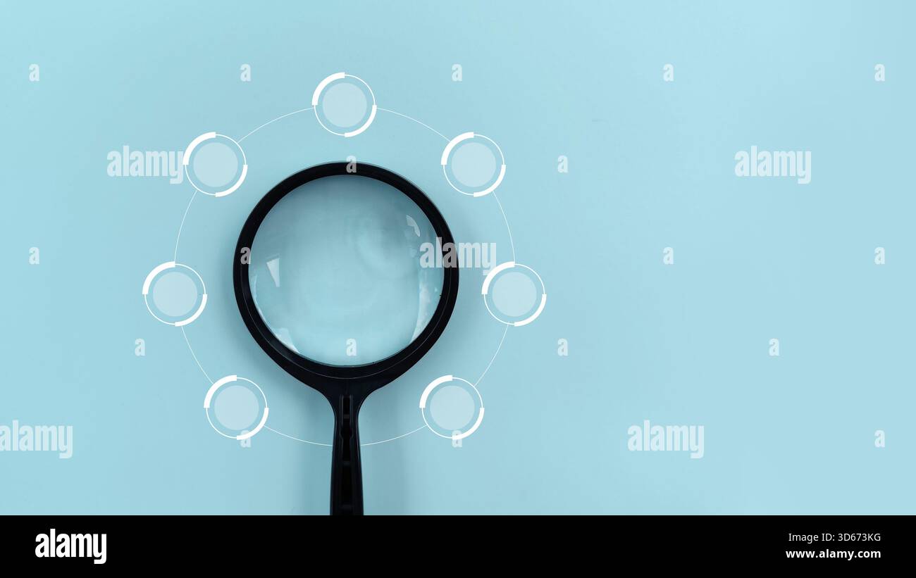 Lupe: Segmentiertes Diagramm auf blauem Hintergrund untersuchen. Infografik 7 Kreisdiagramm Verfahren Stockfoto