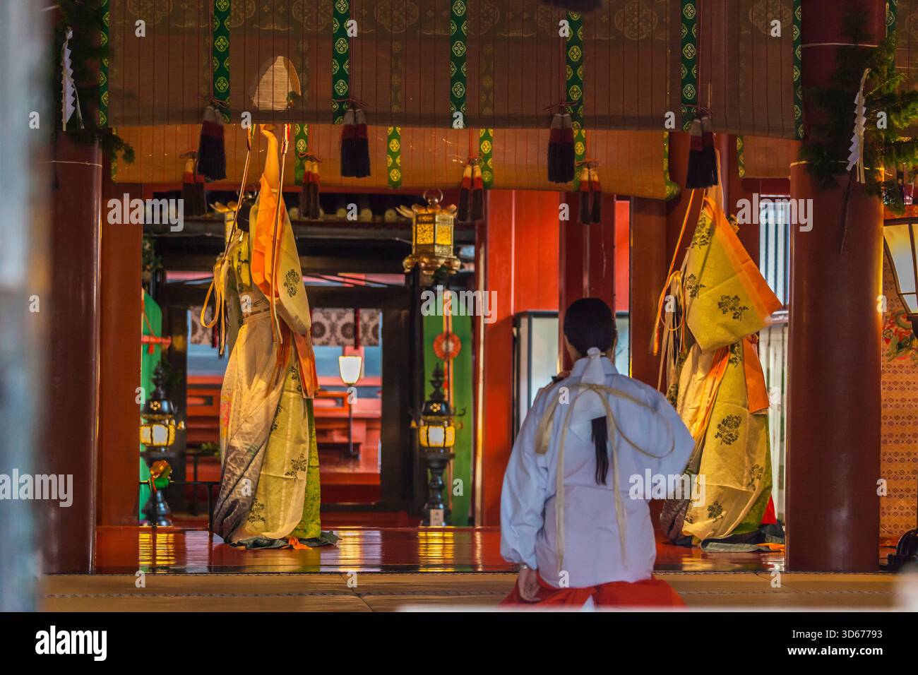 Tempel Tänzer bei Futurasan Schrein in Nikko, Präfektur Tochigi, Japan Stockfoto