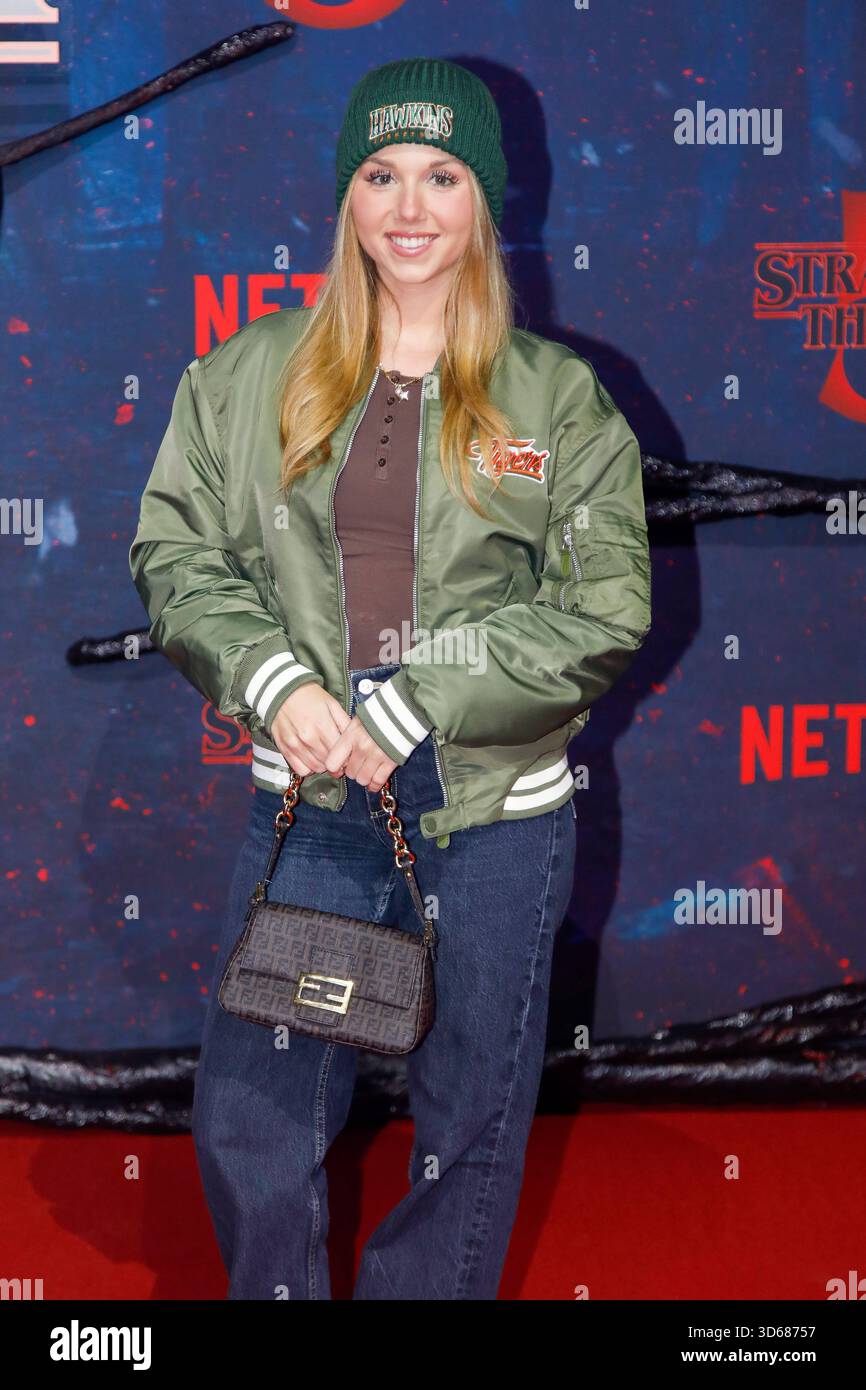 Premiere der Staffel 5 in Berlin Berlin, 18.11.2025 Dalia Mya Schmidt-Foß bei der Premiere der Staffel 5 in Berlin Berlin *** Premiere der Staffel 5 in Berlin Berlin Berlin, 18 11 2025 Dalia Mya Schmidt Foß bei der Premiere der Stranger Things Staffel 5 in Berlin Copyright: XMatthiasxGränzdörferx Stockfoto