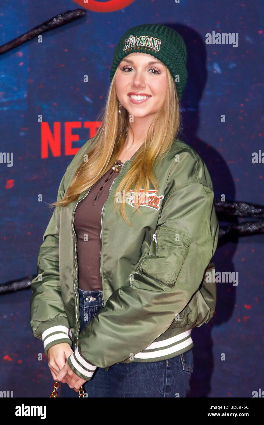 Premiere der Staffel 5 in Berlin Berlin, 18.11.2025 Dalia Mya Schmidt-Foß bei der Premiere der Staffel 5 in Berlin Berlin *** Premiere der Staffel 5 in Berlin Berlin Berlin, 18 11 2025 Dalia Mya Schmidt Foß bei der Premiere der Stranger Things Staffel 5 in Berlin Copyright: XMatthiasxGränzdörferx Stockfoto