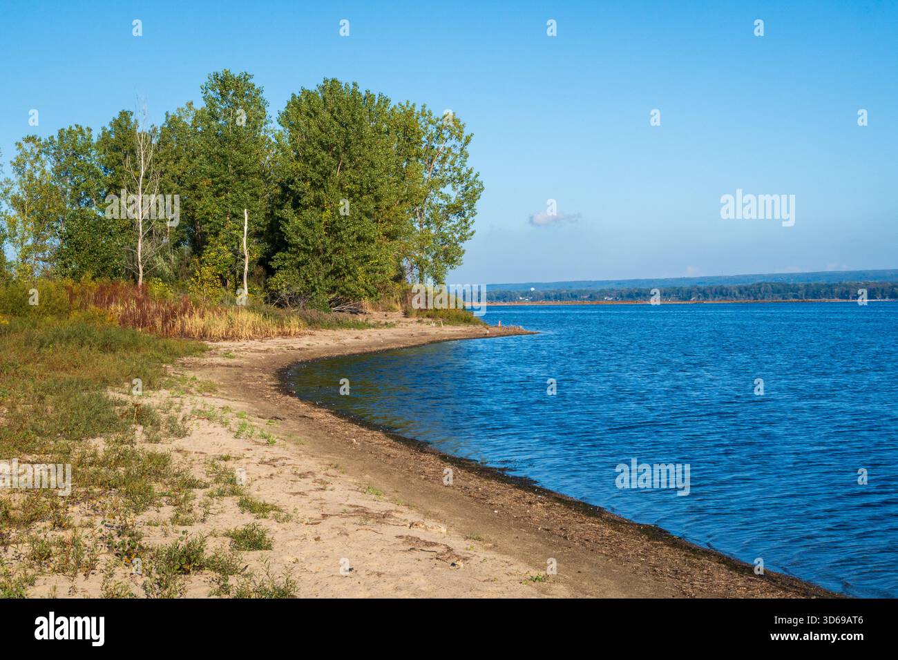 Die kurvenreiche Küste von Presque Isle, Erie PA Stockfoto