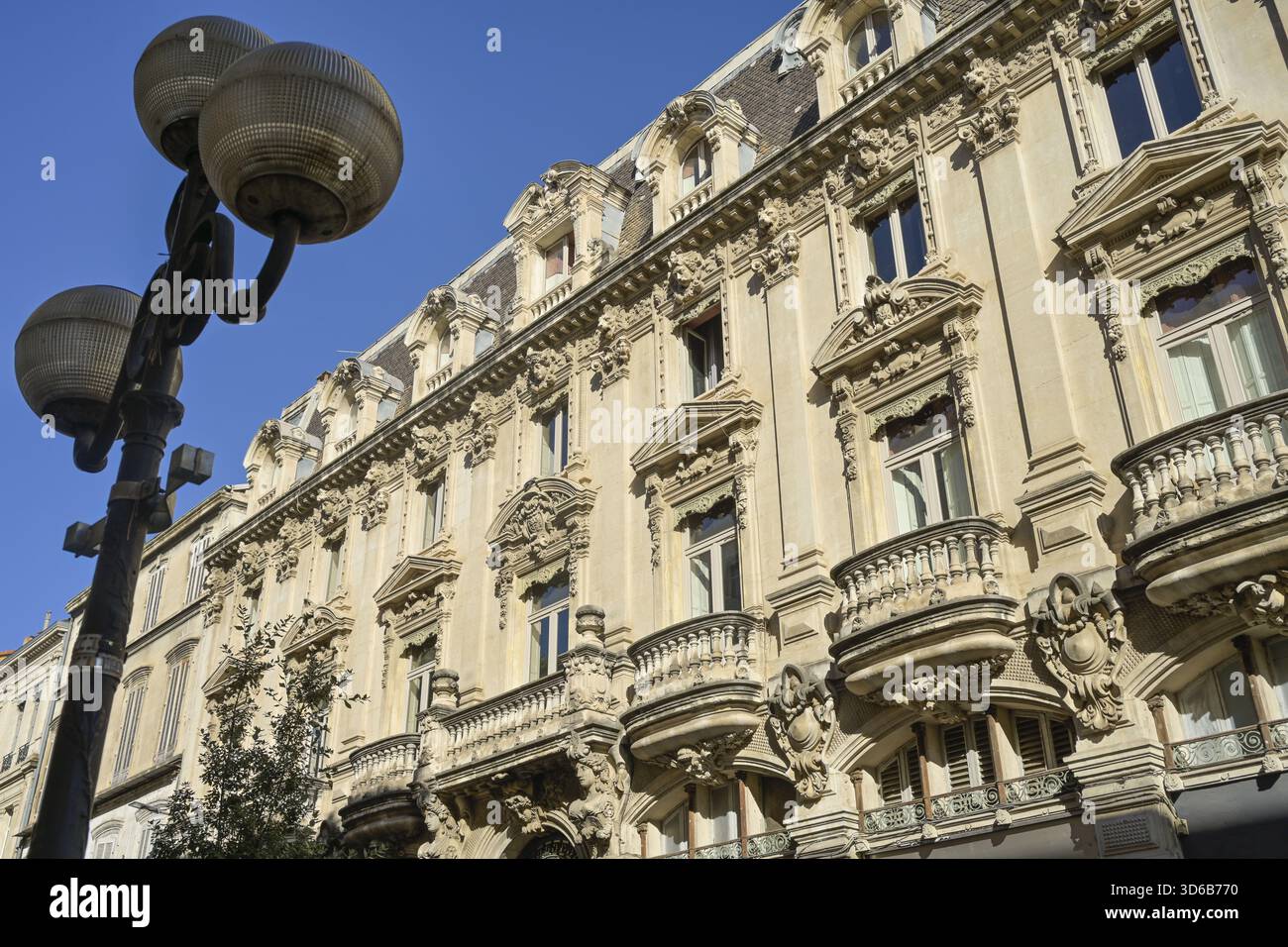 Fassade, prächtiges altes Gebäude, Rue de la Republique, Altstadt, Avignon, Frankreich Stockfoto