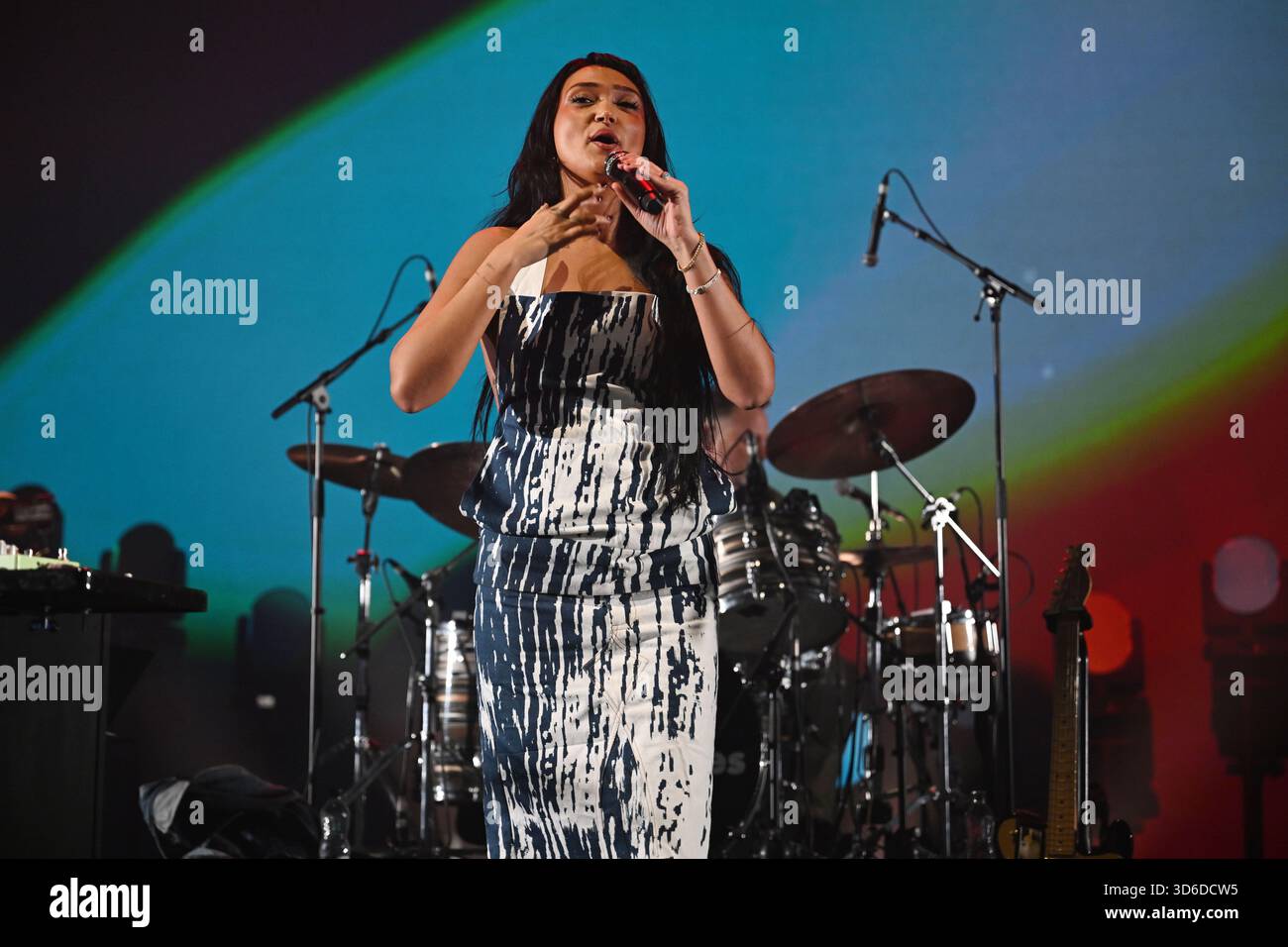 UK. November 2025. LONDON, ENGLAND - 19. NOVEMBER: Joy Crookes tritt am 19. November 2025 in London auf. CAP/MAR © MAR/Capital Pictures Credit: Capital Pictures/Alamy Live News Stockfoto