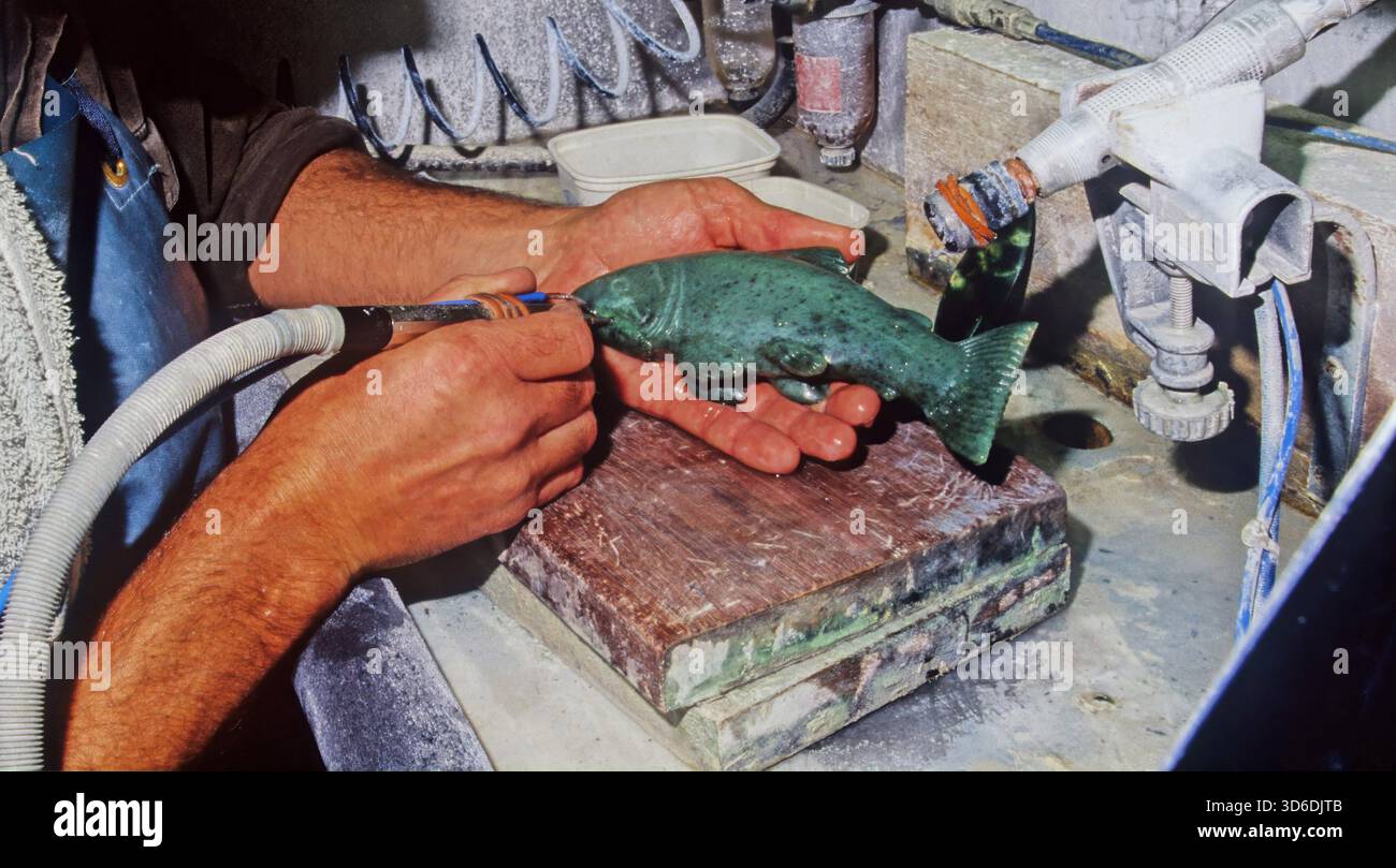 Eine Steinwerkstatt der Maori von Neuseeland seit dem 12. Jahrhundert. Jade wurde benutzt, um Werkzeuge, Waffen, Ornamente, Tauschgegenstände herzustellen Stockfoto