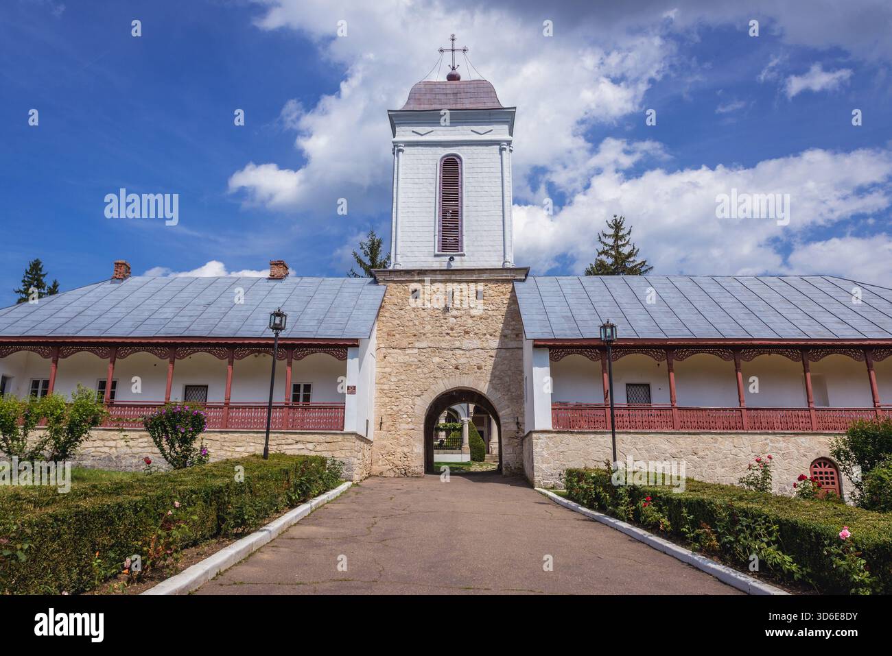 Eintritt in das Kloster Ciolanu der östlichen orthodoxen Mönch, zwischen Tisau und Magura Gemeinden im Kreis Buzau, Rumänien Stockfoto