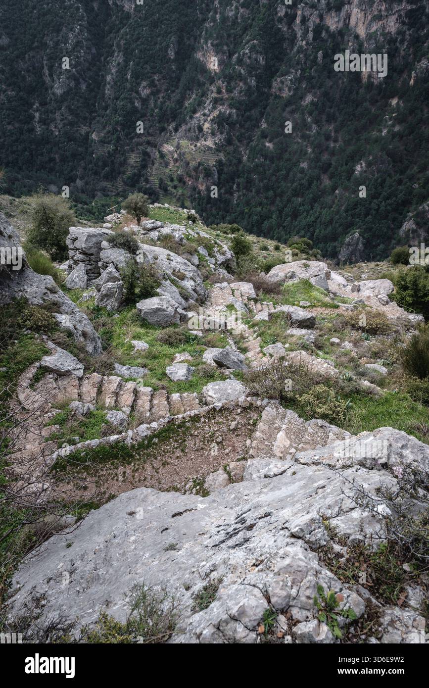 Steinerne Schritte in das Kadischa-Tal, auch Qadischa im Libanon Stockfoto