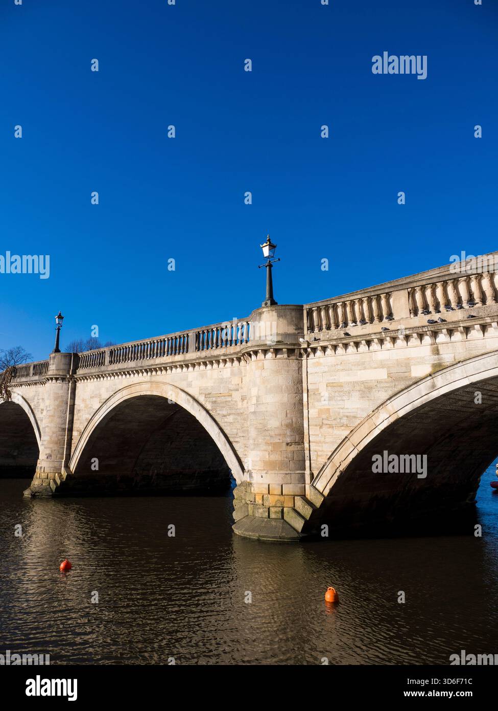Richmond Bridge, Themse, Richmond, London, England, GROSSBRITANNIEN, GB. Stockfoto