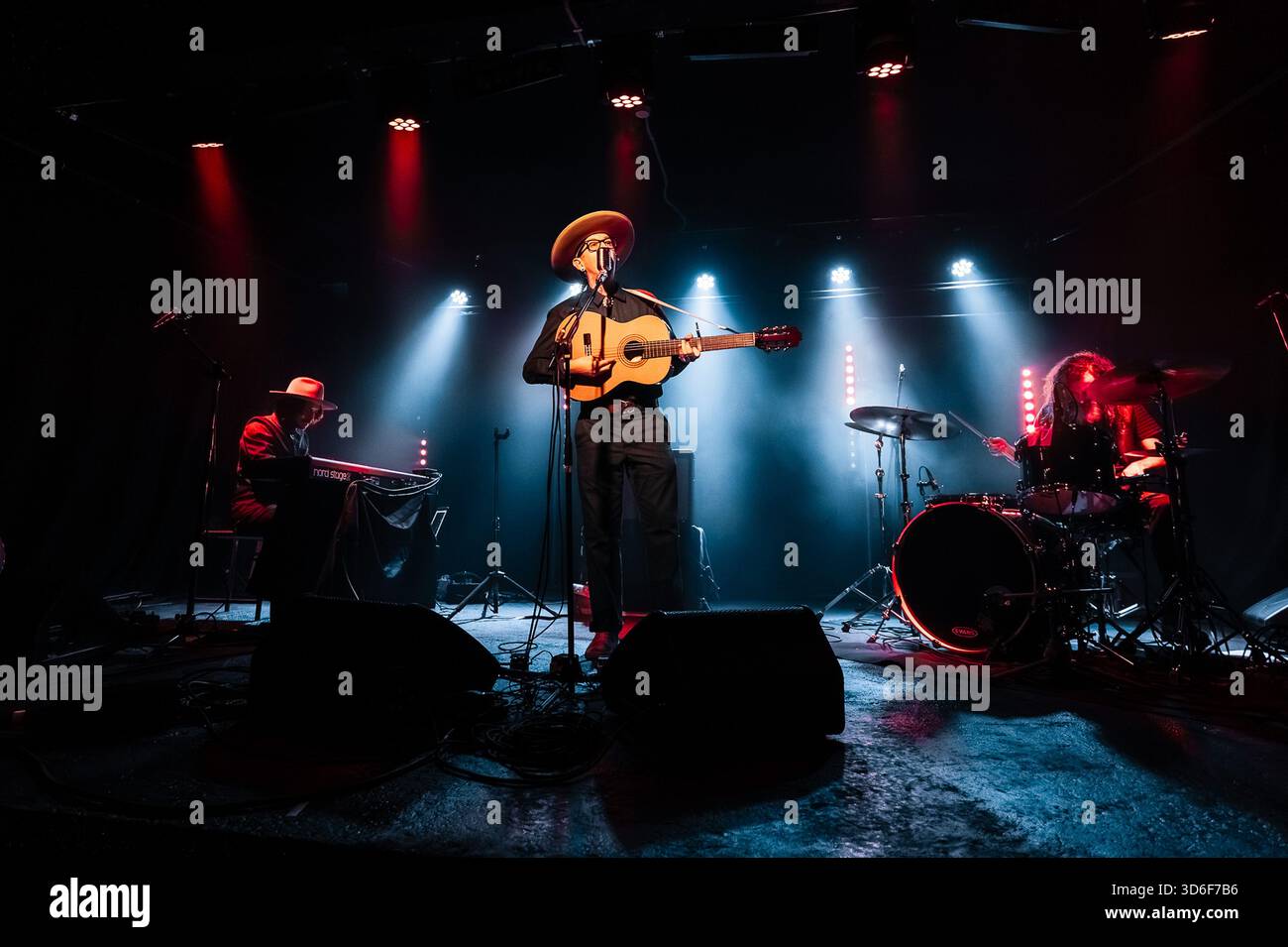 Monk Roma, Rom, Italien, 19. November 2025, Micha P. Hinson Band während Micah P. Hinson - Tour 2025 - Musikkonzert Stockfoto