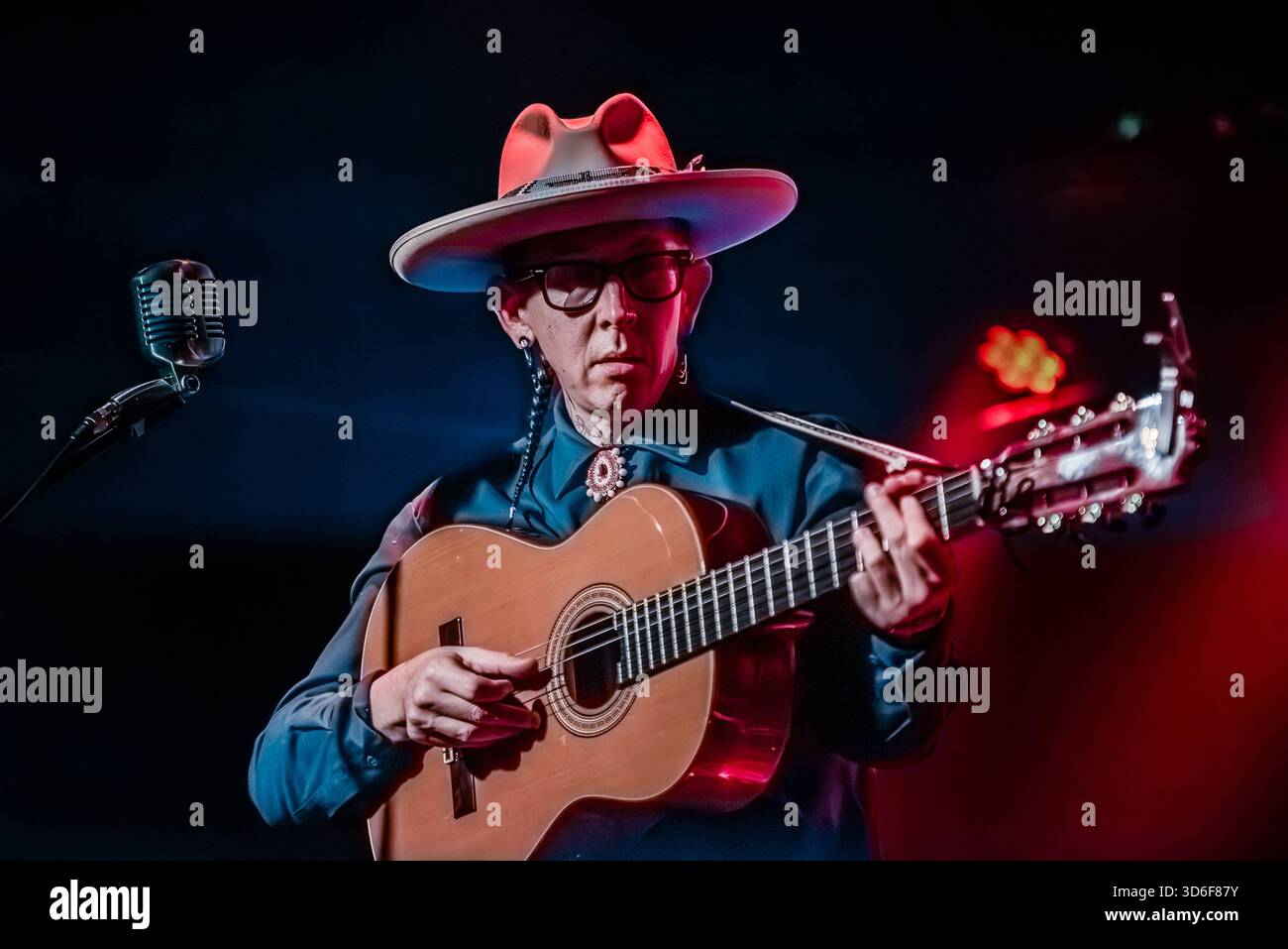 Musikkonzert - Micah P. Hinson - Tour 2025 Micha P. Hinson während Micah P. Hinson - Tour 2025, Musikkonzert in Rom, Italien, 19. November 2025 Rom Mönch Roma Italien Copyright: XTommasoxNotarangelox/xLiveMediax LPM 2150668 Stockfoto