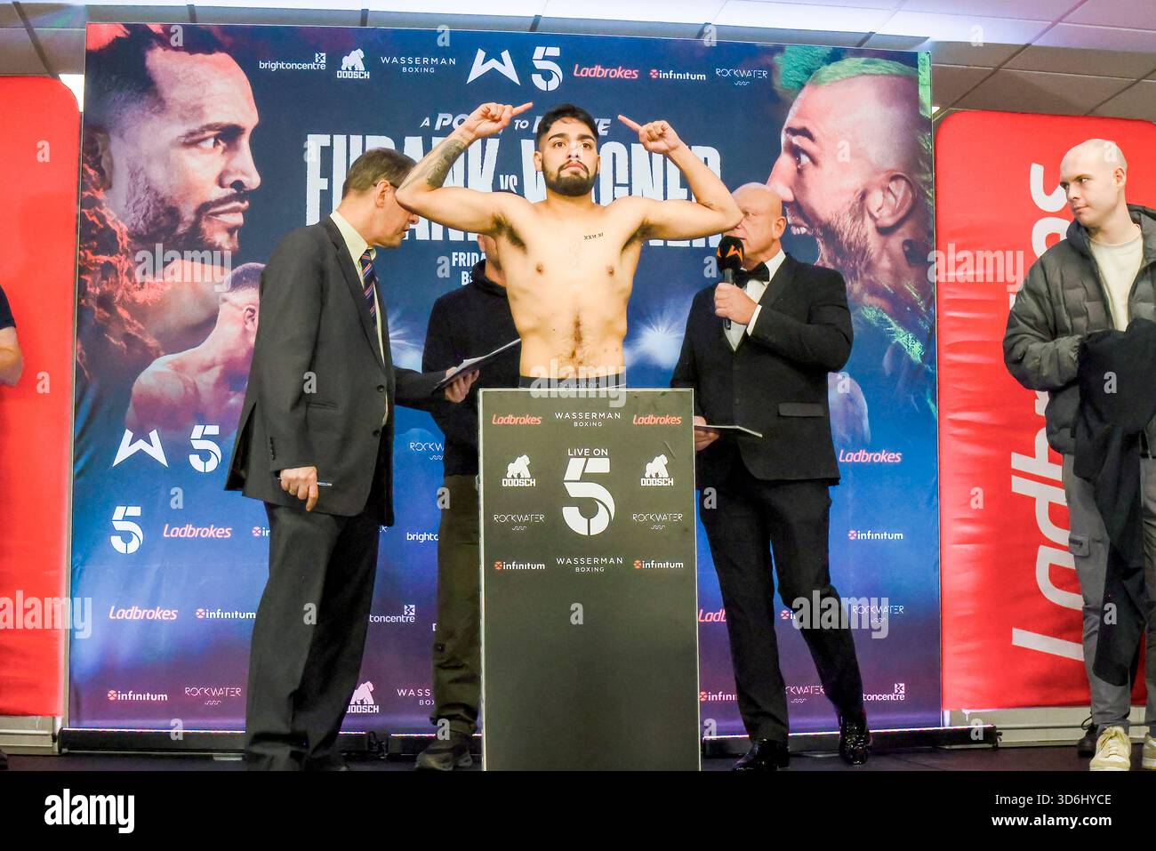 Brighton Centre, Stadt Brighton & Hove, East Sussex, Großbritannien. Yuvraj Karia gegen Brandon Gallardo am Tag vor ihrem Kampf im Brighton Centre am 21. November 2021 als Teil der Undercard für Harlem Eubank gegen Josh Wagner. Auf diesem Bild Brandon Gallardo. David Smith/Alamy 20. November 2025/ Stockfoto