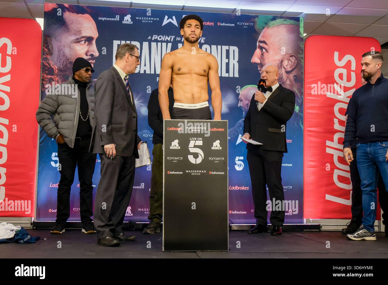 Brighton Centre, Stadt Brighton & Hove, East Sussex, Großbritannien. Niall Brown gegen Pierre Rosadini im Vorfeld des Kampfes im Brighton Centre am 21. November 2021 als Teil der Undercard für Harlem Eubank gegen Josh Wagner. In diesem Bild Niall Brown. David Smith/Alamy 20. November 2025 Stockfoto