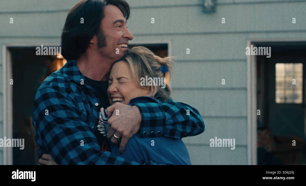 ERSCHEINUNGSDATUM: 25. Dezember 2025 TITEL: Song Sung Blue STUDIO: Focus Features REGISSEUR: Craig Brewer PLOT: Lightning and Thunder, ein Milwaukee Ehemann und Ehefrau Neil Diamond Tribute Act, erleben rasanten Erfolg und verheerenden Herzschmerz auf ihrer gemeinsamen musikalischen Reise. DIE HAUPTROLLEN: HUGH JACKMAN als Mike Sardina und KATE HUDSON als Claire Stengl. NUR REDAKTIONELLE VERWENDUNG! Nicht für kommerzielle ZWECKE! Stockfoto