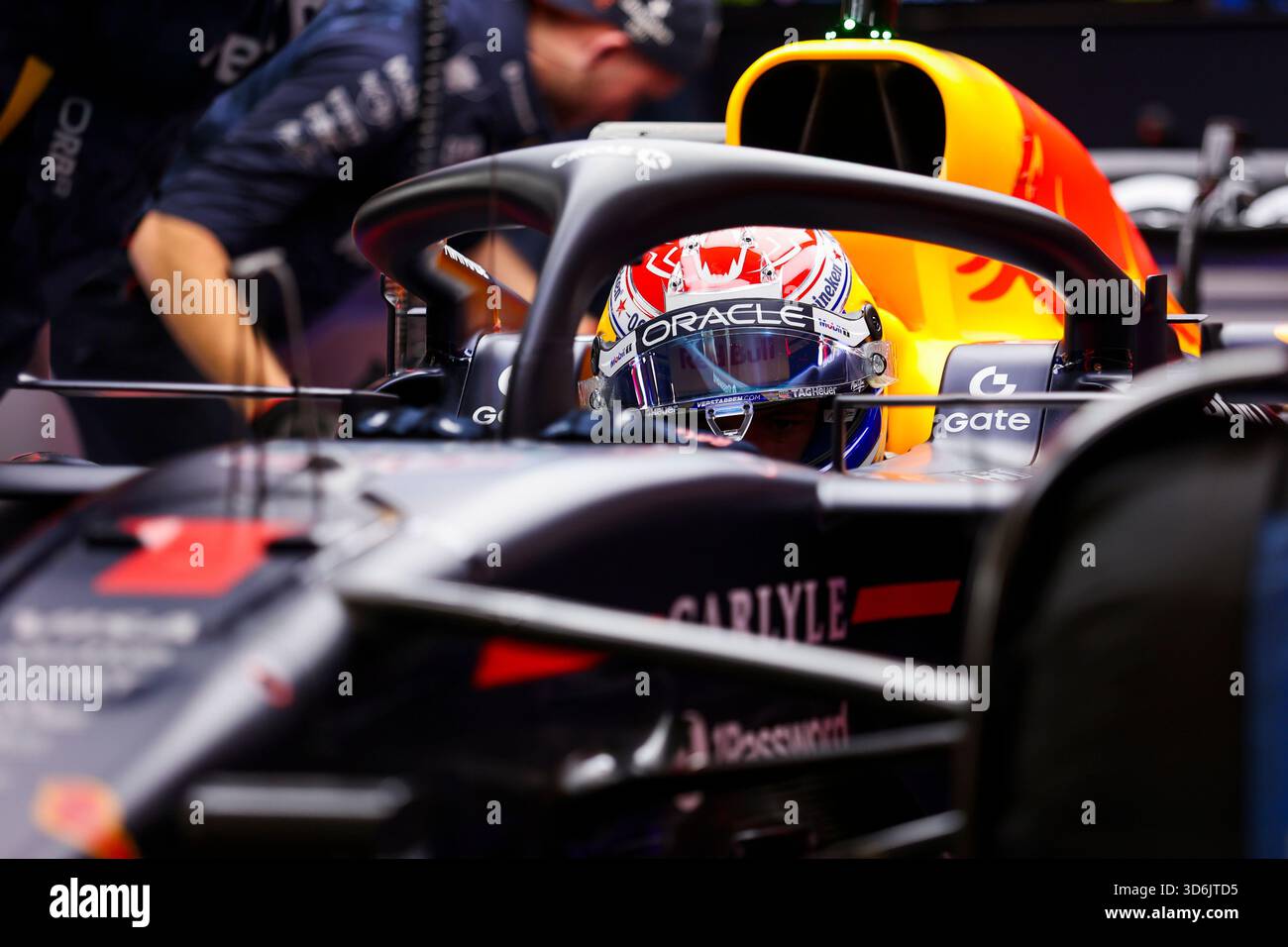 20. November 2025; Las Vegas, Nevada, USA: VERSTAPPEN Max (Ned), Red Bull Racing RB21, während des Formel 1 Grand Prix von Las Vegas 2025, kostenlose Trainingseinheit Stockfoto