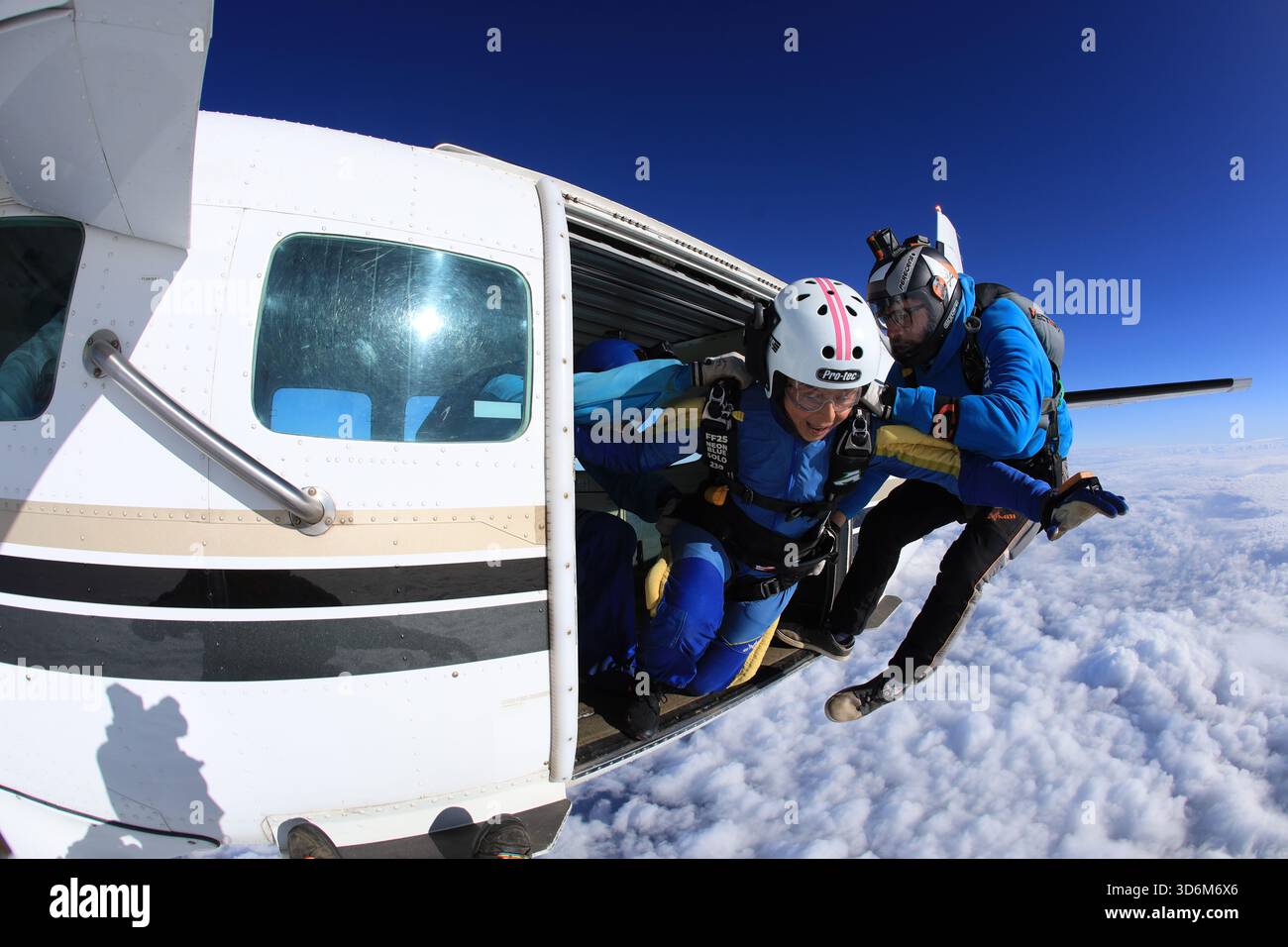 Fallschirmspringen lernen – beschleunigter Freifall Stockfoto