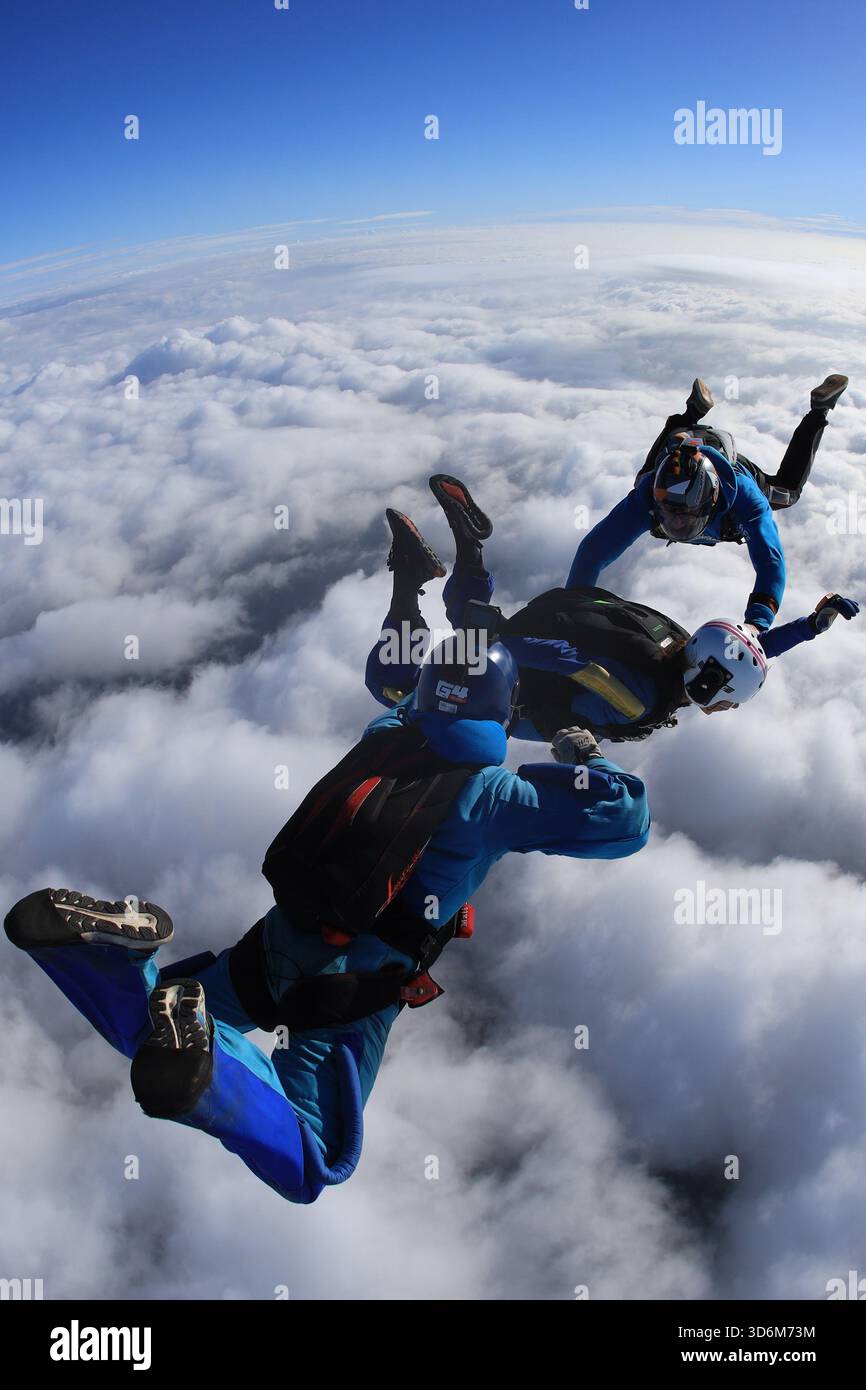 Fallschirmspringen lernen – beschleunigter Freifall Stockfoto