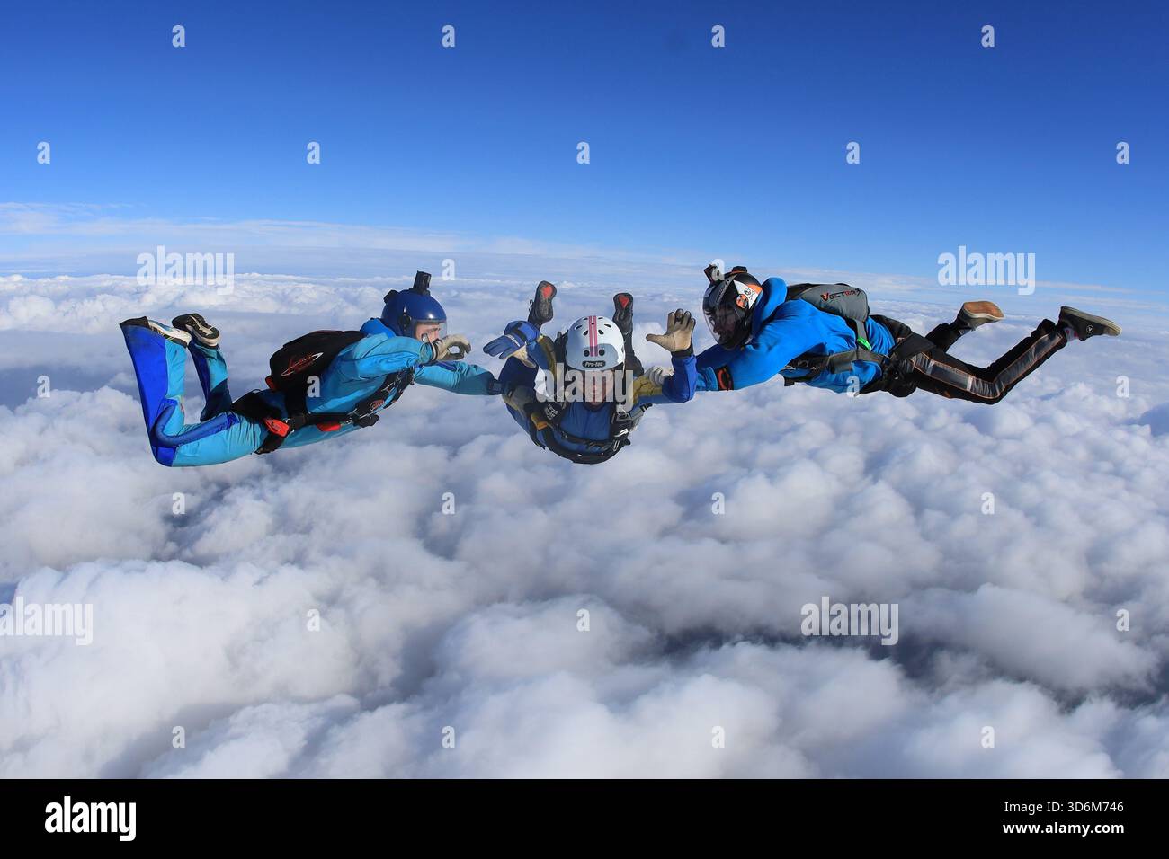 Fallschirmspringen lernen – beschleunigter Freifall Stockfoto
