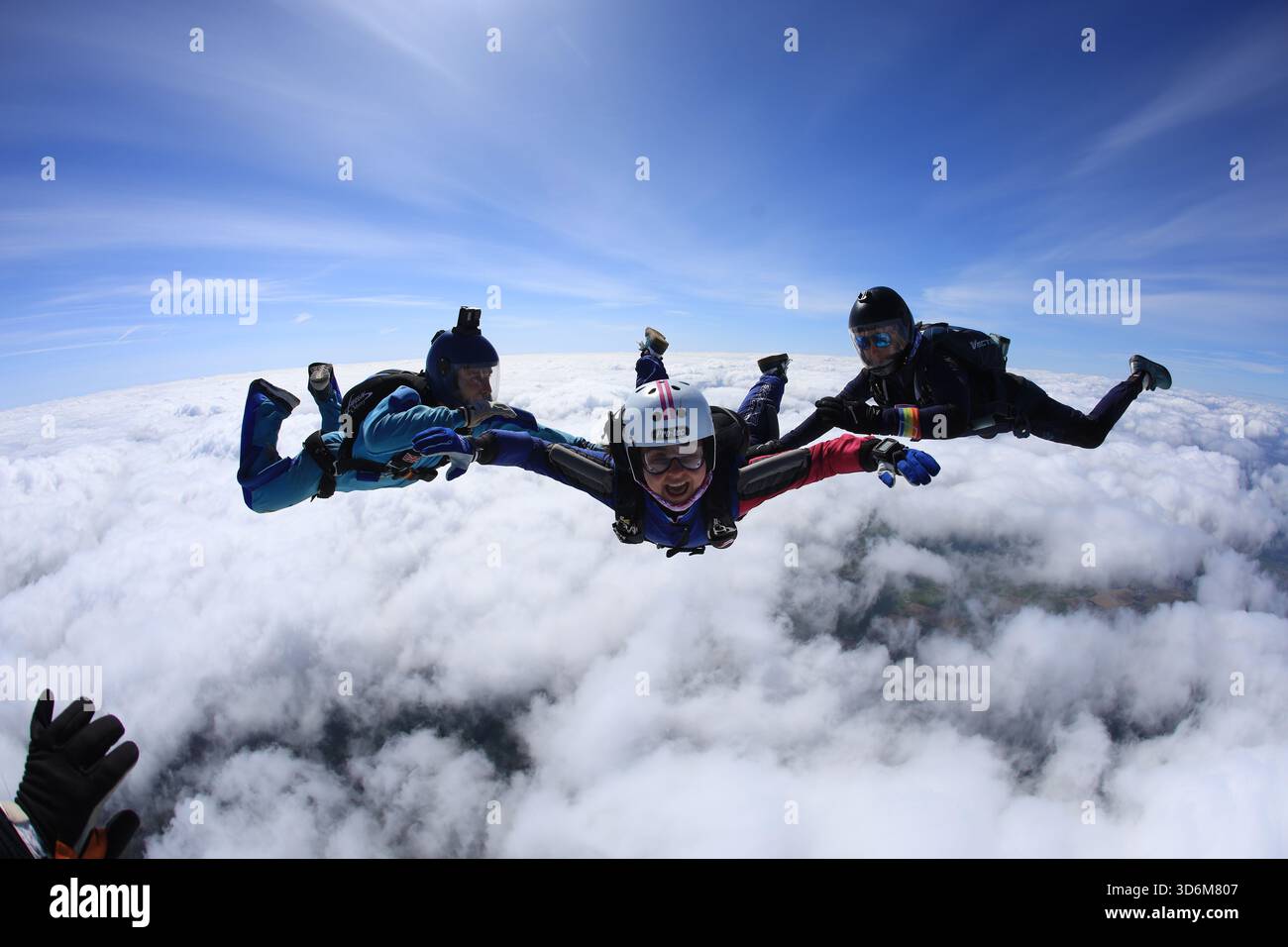 Fallschirmspringen lernen auf dem Langar Airfield - beschleunigter Freifall Stockfoto