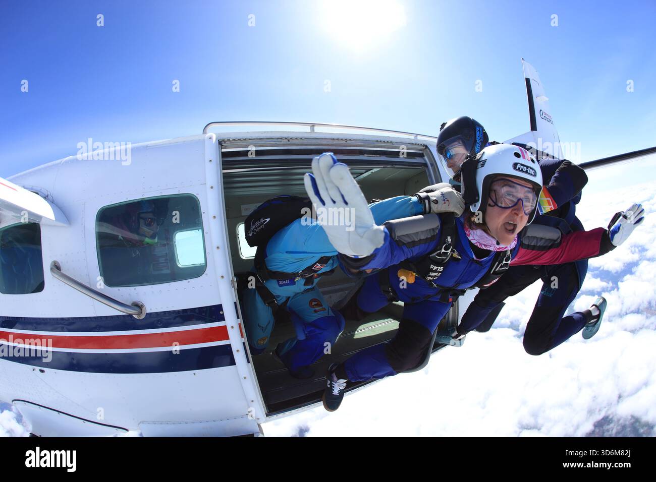 Fallschirmspringen lernen auf dem Langar Airfield - beschleunigter Freifall Stockfoto