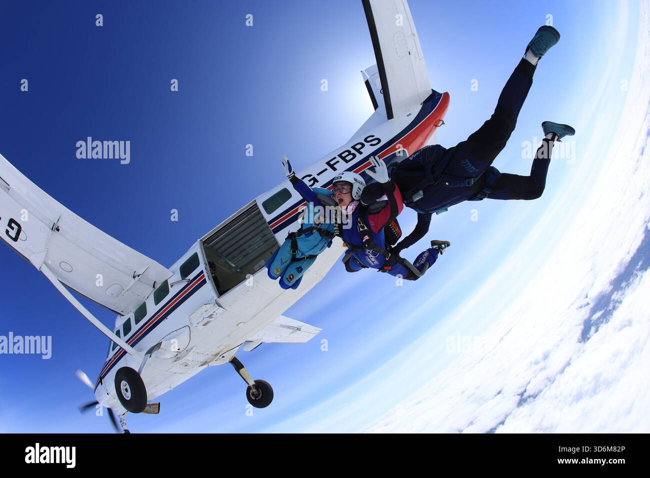 Fallschirmspringen lernen auf dem Langar Airfield - beschleunigter Freifall Stockfoto