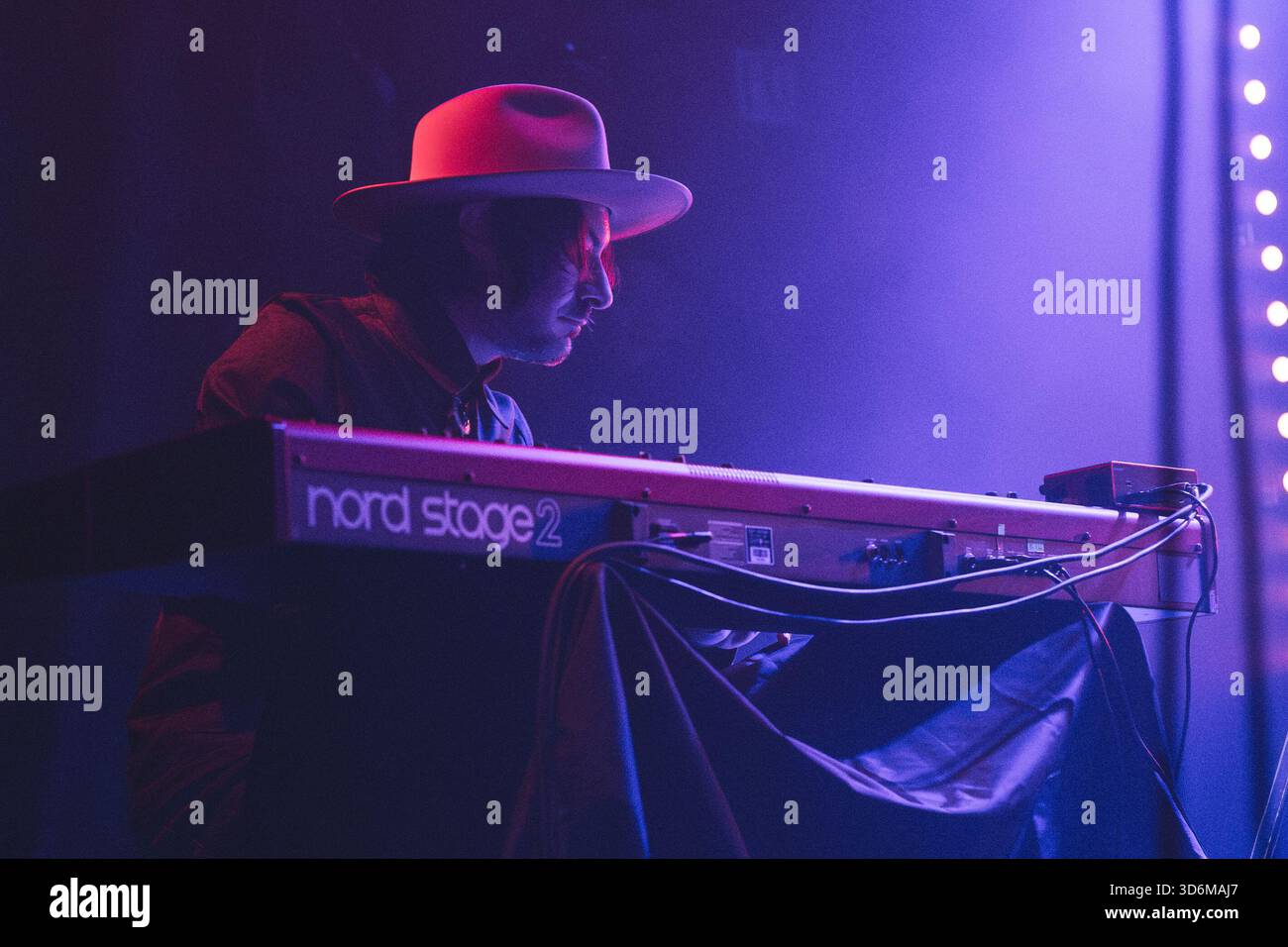 Rom, Italien. November 2025. Alessandro „Asso“ Stefana führt die „The Tomorrow man Tour“ auf. (Foto von Emanuela Vertolli/Pacific Press) Credit: Pacific Press Media Production Corp./Alamy Live News Stockfoto