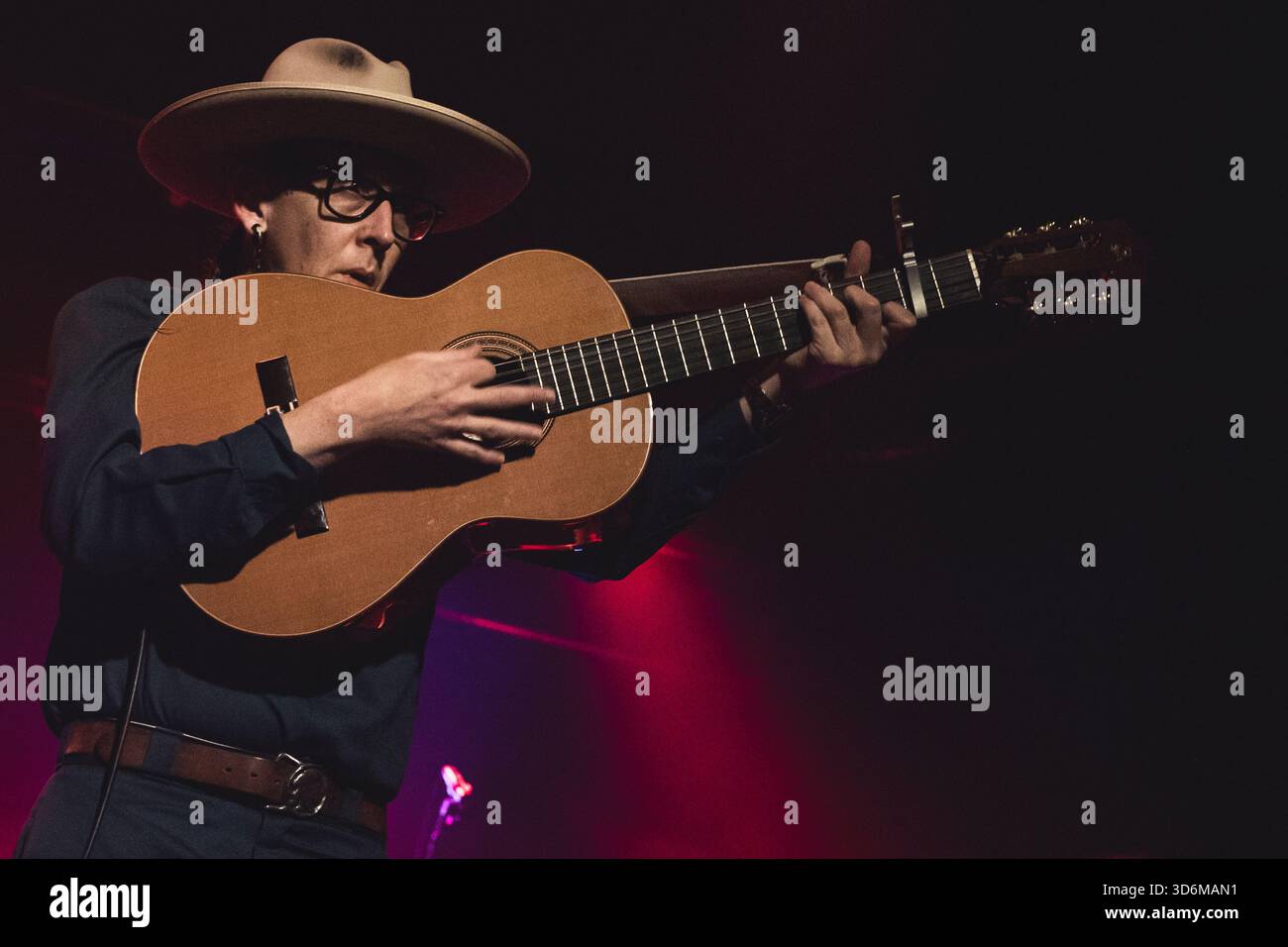 Rom, Italien. November 2025. Micah P. Hinson führt die Tomorrow man Tour auf. (Foto von Emanuela Vertolli/Pacific Press) Credit: Pacific Press Media Production Corp./Alamy Live News Stockfoto
