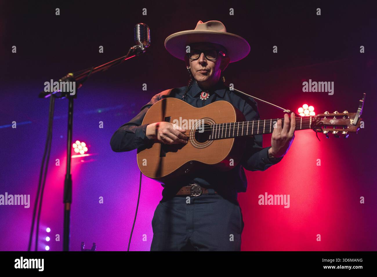 Rom, Italien. November 2025. Micah P. Hinson führt die Tomorrow man Tour auf. (Foto von Emanuela Vertolli/Pacific Press) Credit: Pacific Press Media Production Corp./Alamy Live News Stockfoto