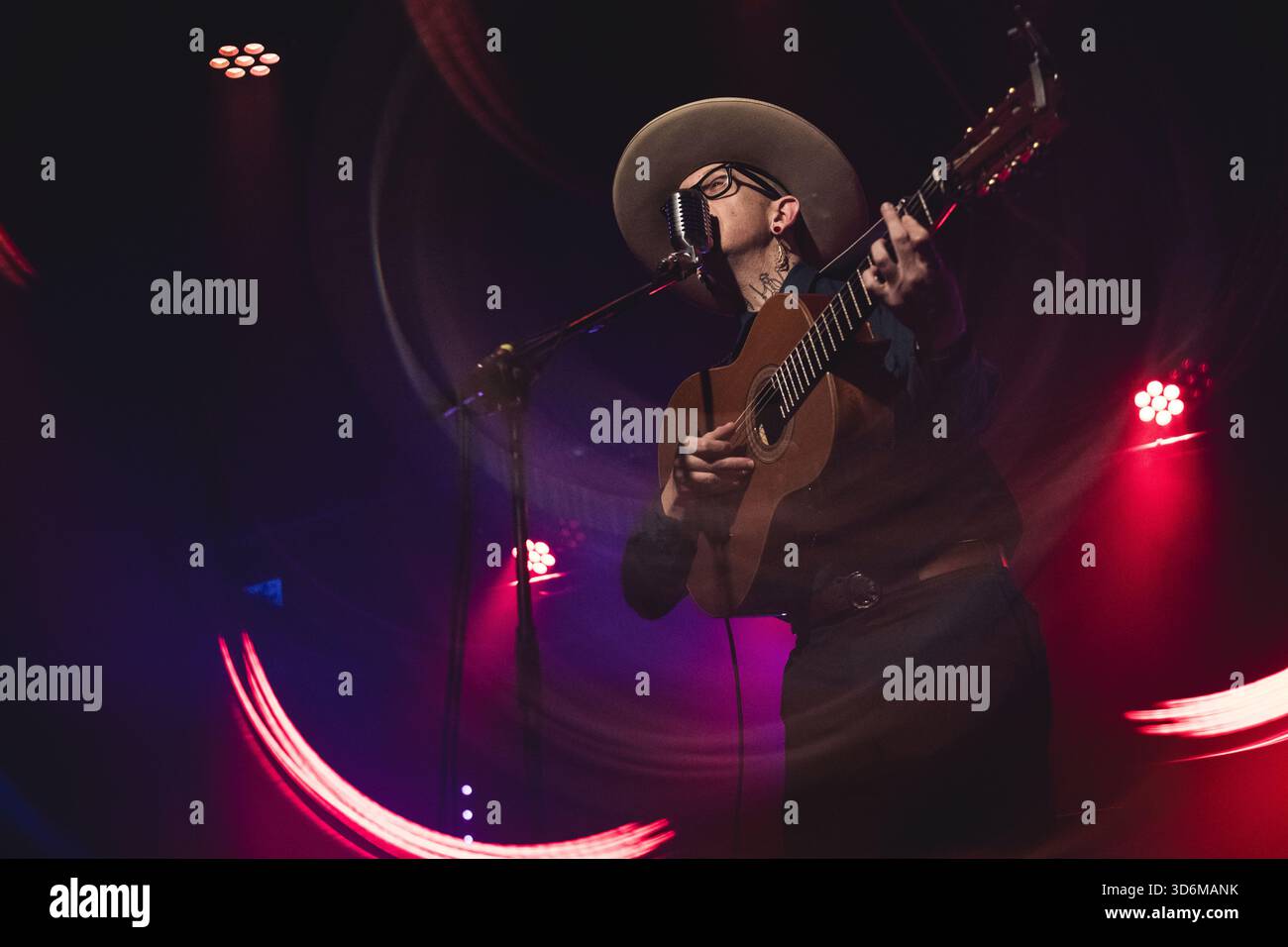Rom, Italien. November 2025. Micah P. Hinson führt die Tomorrow man Tour auf. (Foto von Emanuela Vertolli/Pacific Press) Credit: Pacific Press Media Production Corp./Alamy Live News Stockfoto