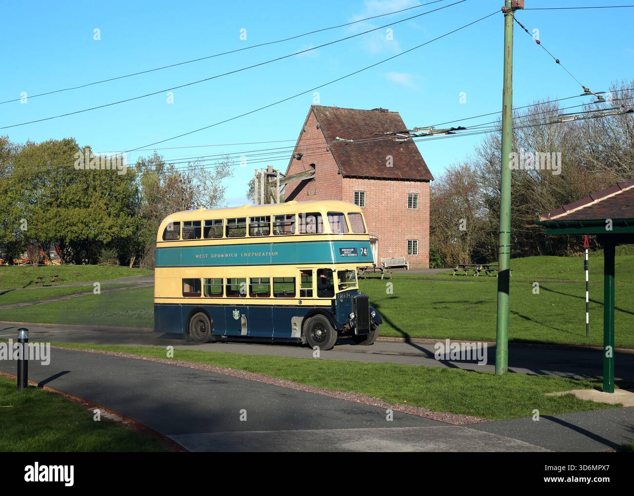 Vintage 1952 Daimler CVG6 Bus im Black Country Living Museum, Dudley, West midlands, England, Großbritannien. Stockfoto