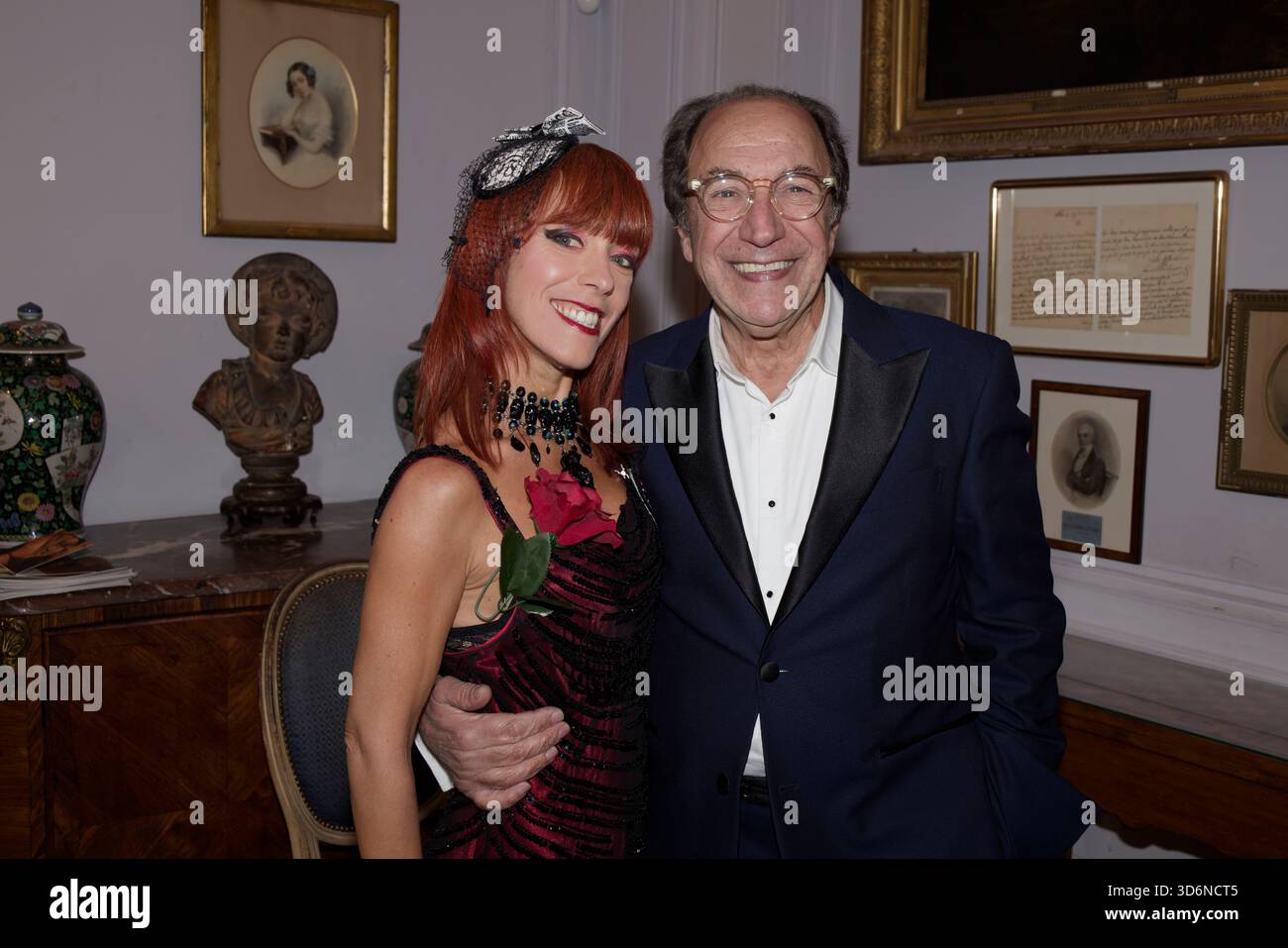 Paris, Frankreich. November 2025. Isadora Spacagna und Raphaël knafo nehmen am 20. November 2025 in Paris Teil, Frankreich, an dem Treffen von Kunst und Eleganz zugunsten des Vereins MARRAINE DE Cœur teil. Quelle: Bernard Menigault/Alamy Live News Stockfoto